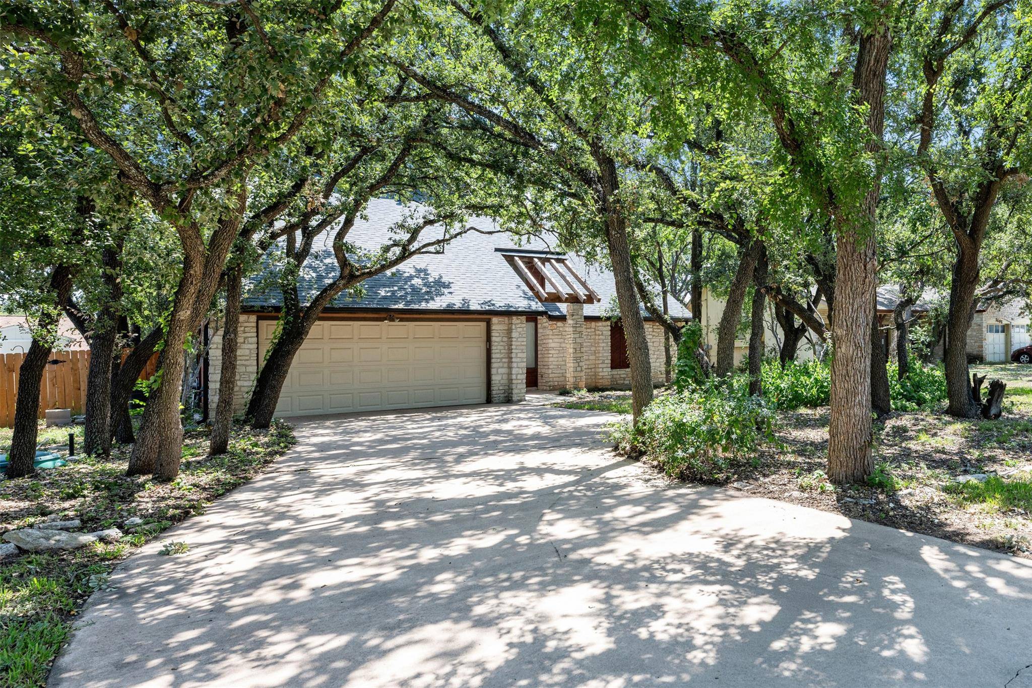 1701 Indian Camp TRL, Round Rock, TX 78681