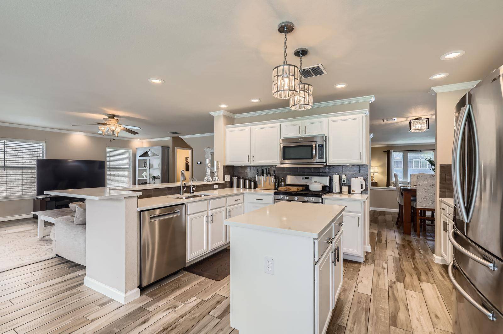 3809 TAILFEATHER DR, Round Rock, TX 78681