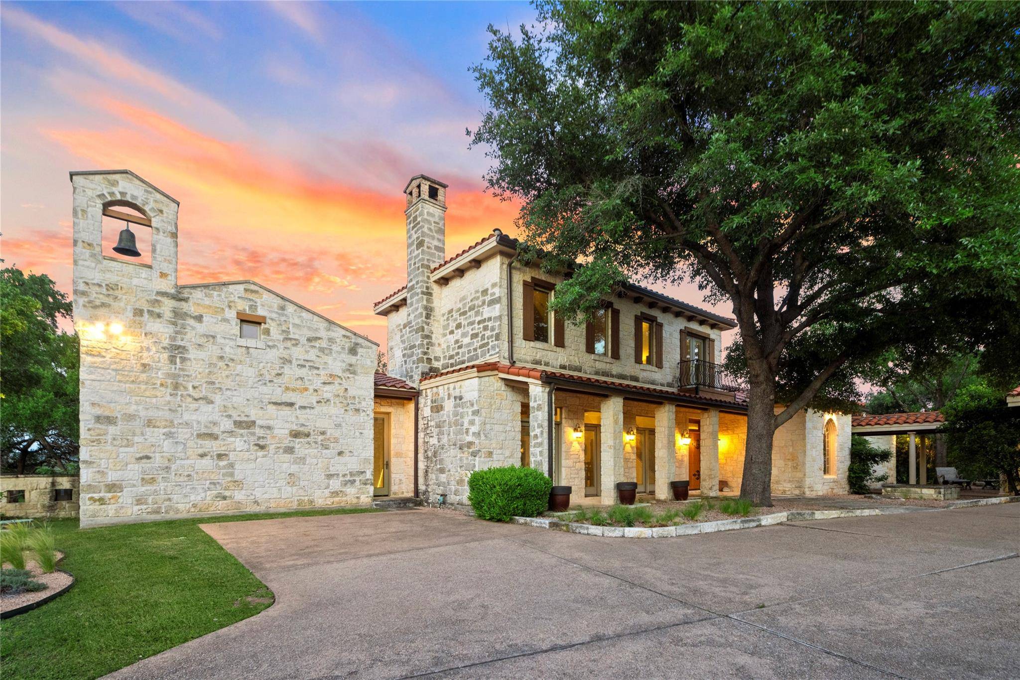 2401 Golf Links Cove, Spicewood, TX 78669
