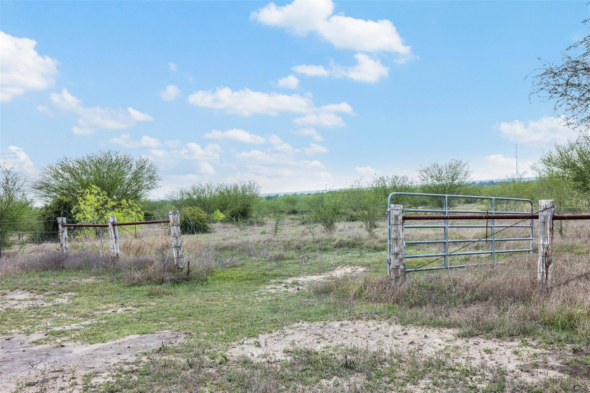 11.15 Acres Concrete Edgar RD, Cuero, TX 77954