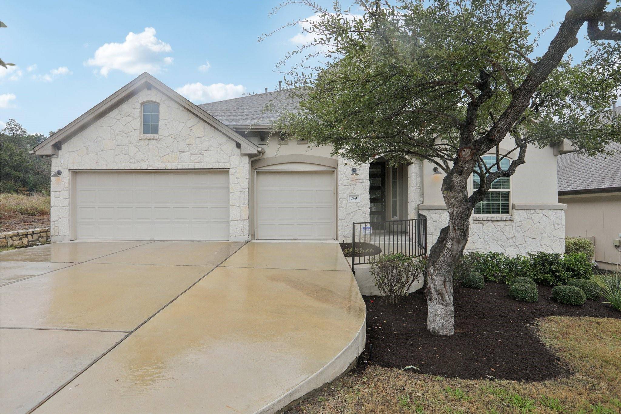 749 Jacksdaw DR, Austin, TX 78737