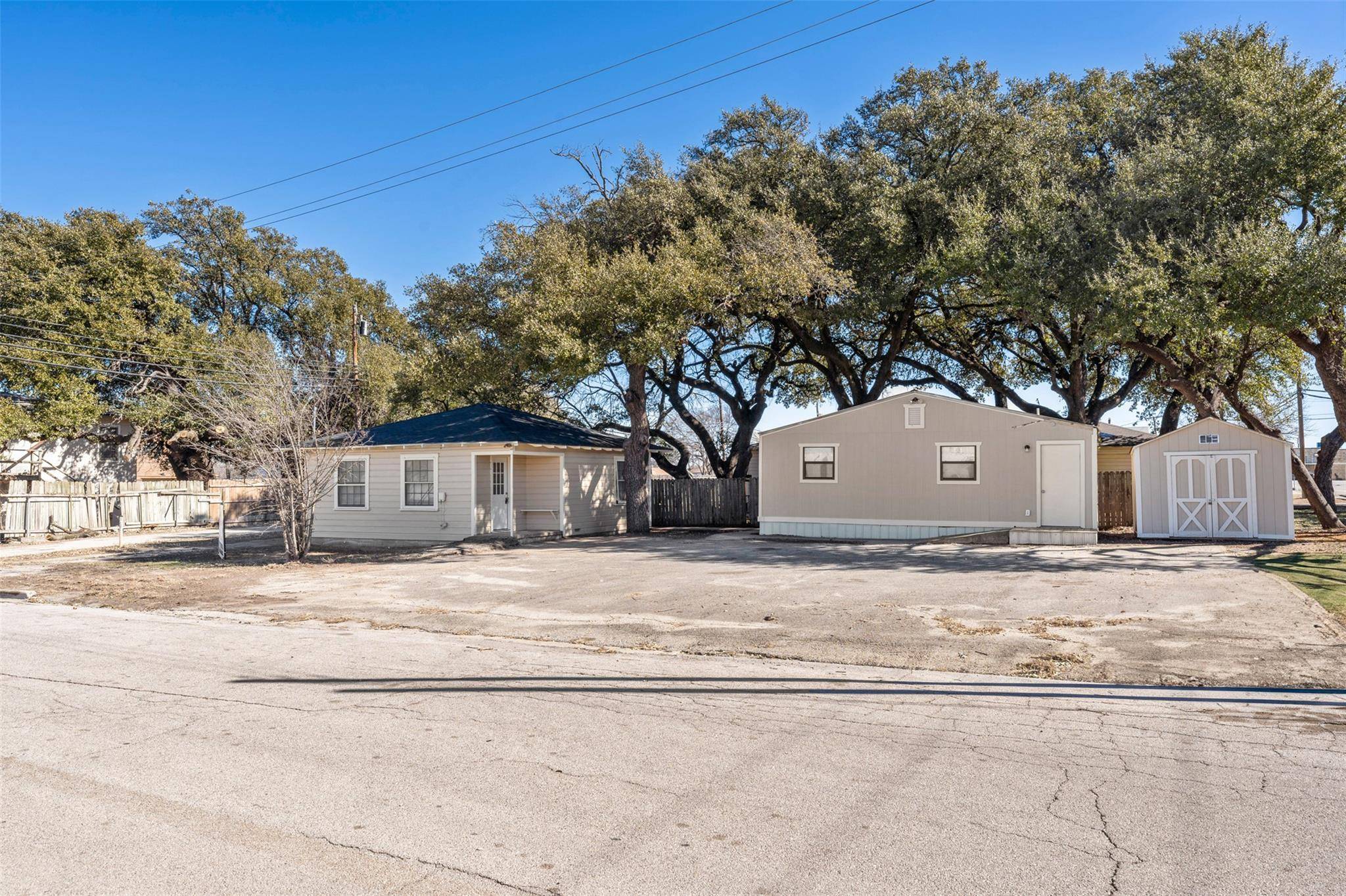 207 & 203 S 4TH ST, Copperas Cove, TX 76522