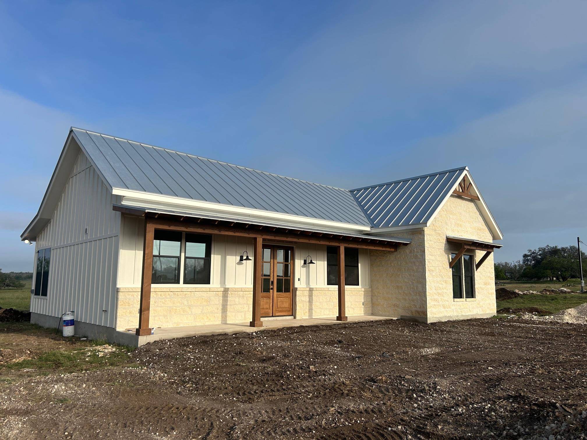 68 S Ranch RD RDS S, Harper, TX 78631