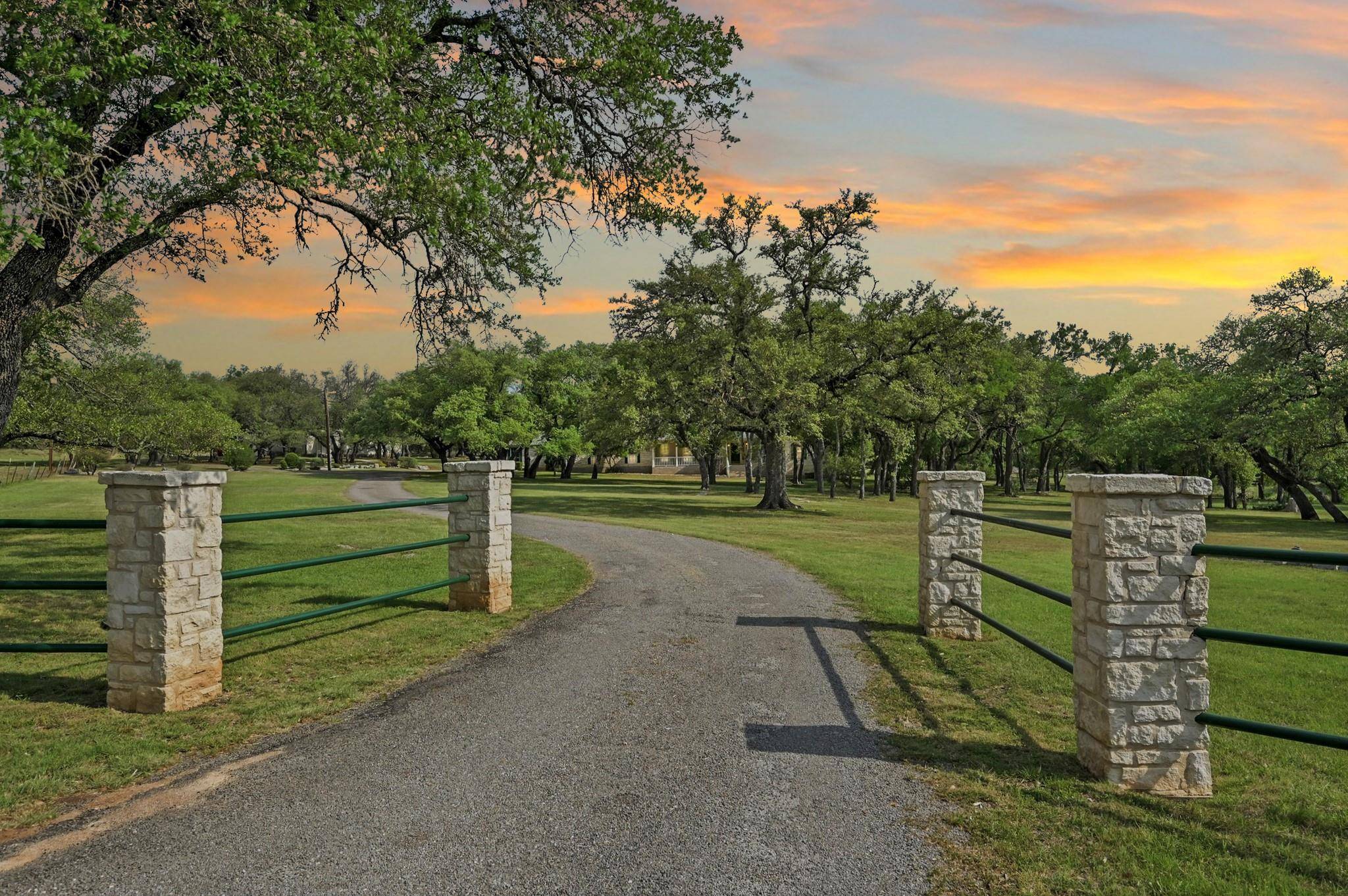 212 Wind Ridge CV, Georgetown, TX 78628