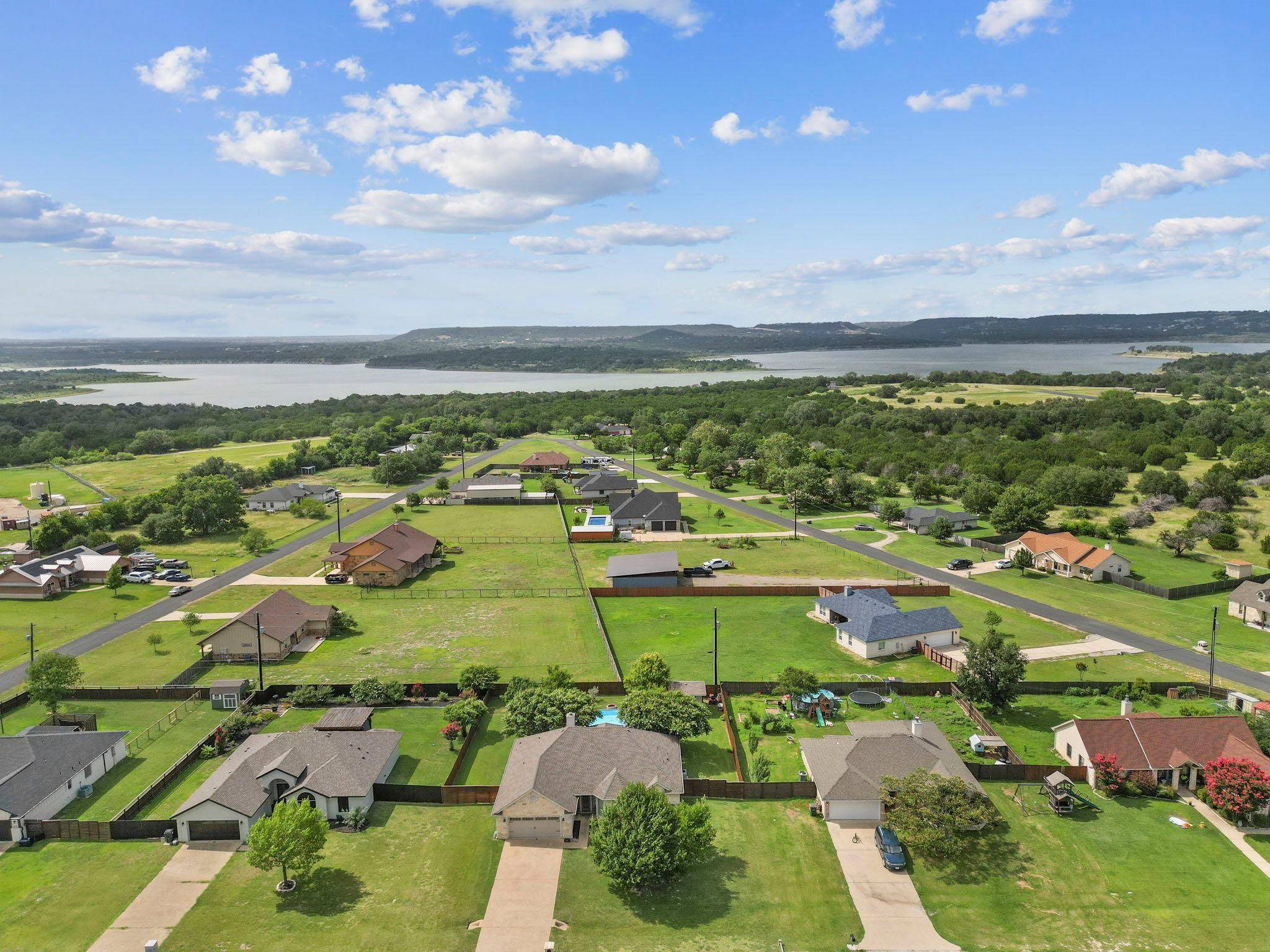 1902 Southview DR, Salado, TX 76571