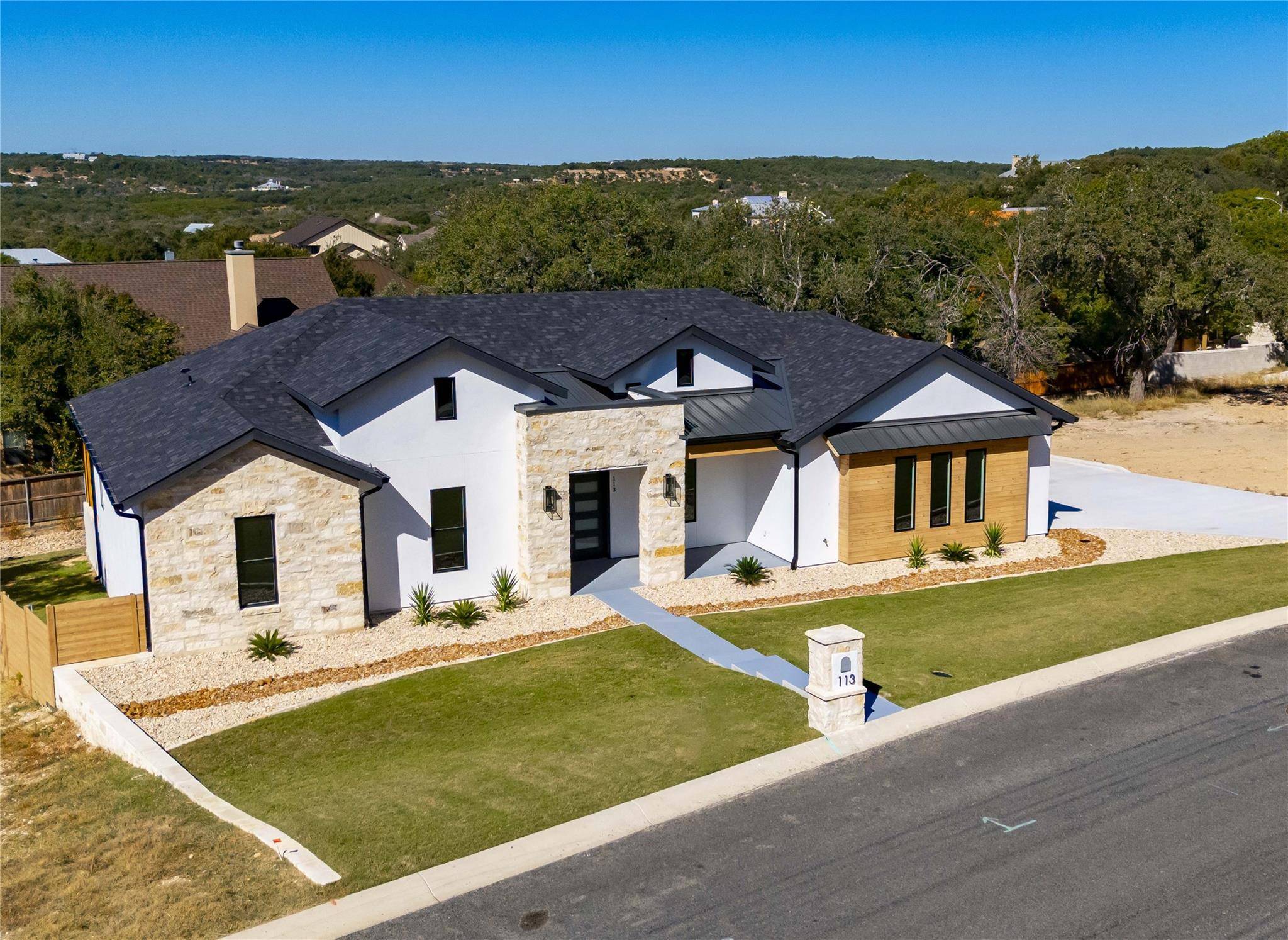 113 Stoneledge DR, Fredericksburg, TX 78624