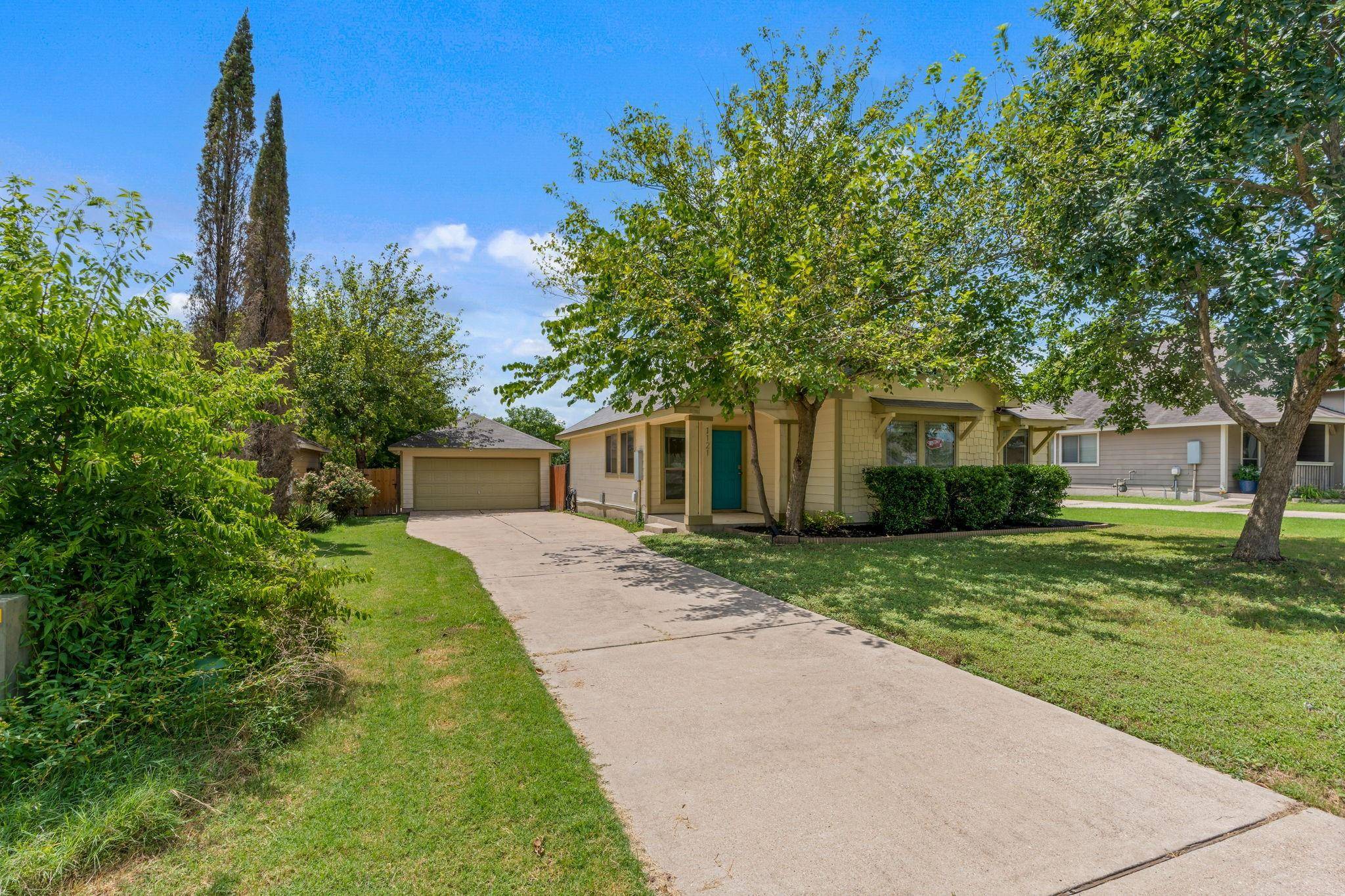 1121 Twin CV, Kyle, TX 78640