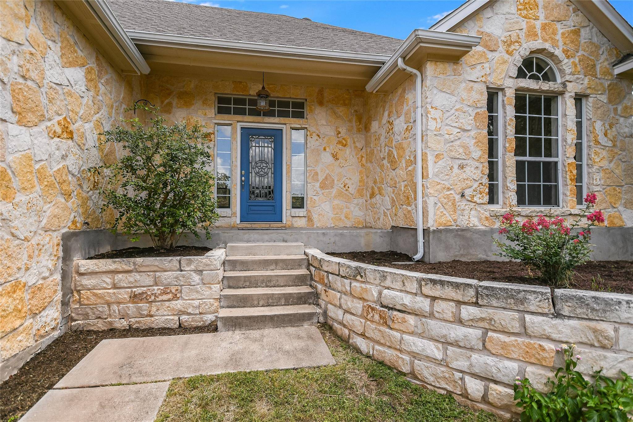 311 COWAL DR S, Spicewood, TX 78669