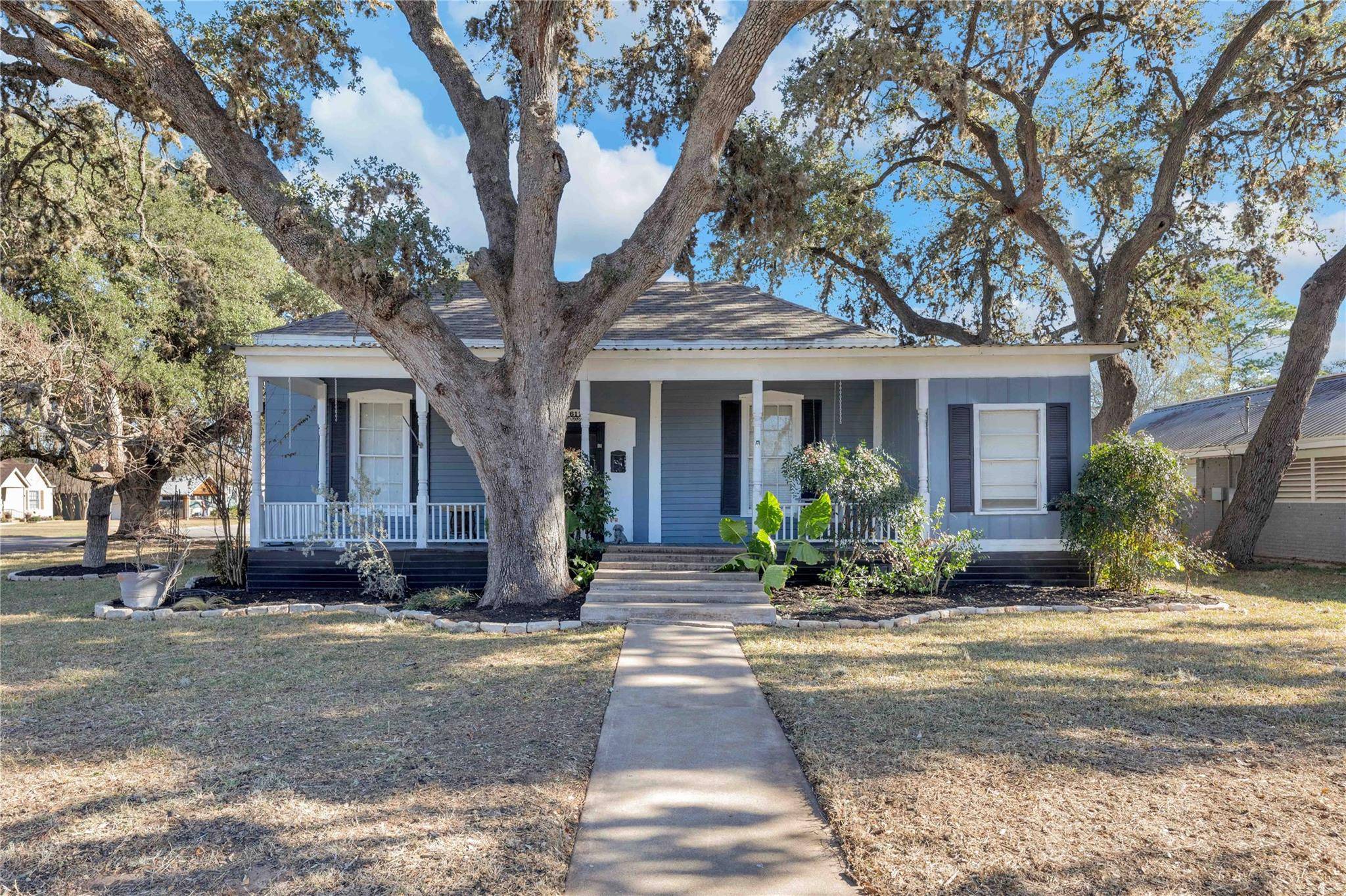 611 South Franklin ST, La Grange, TX 78945