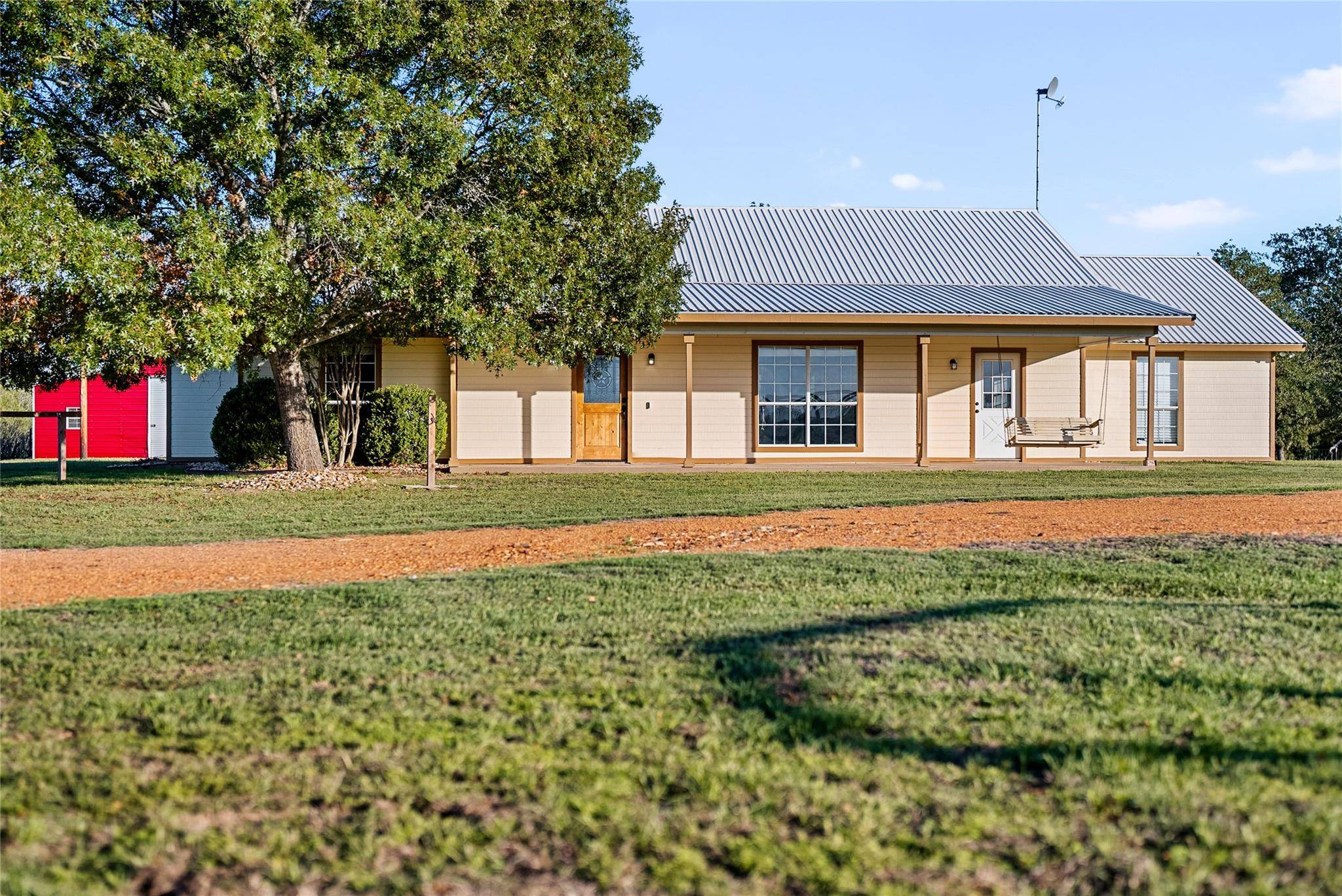 431 Glass LN, Bastrop, TX 78602