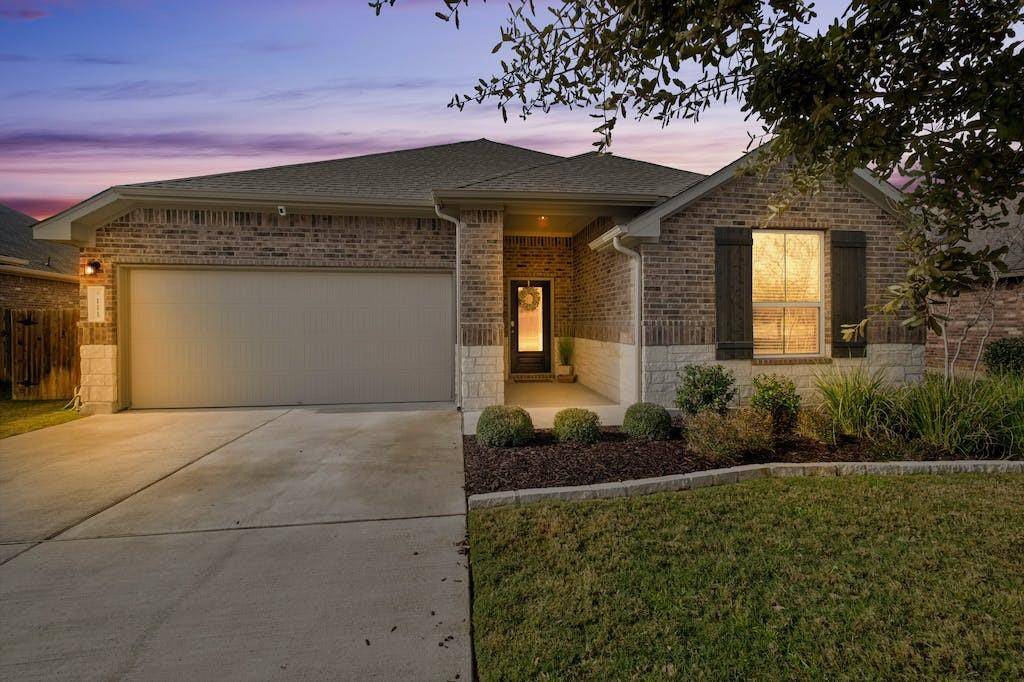 111 Breakwater DR, Bastrop, TX 78602