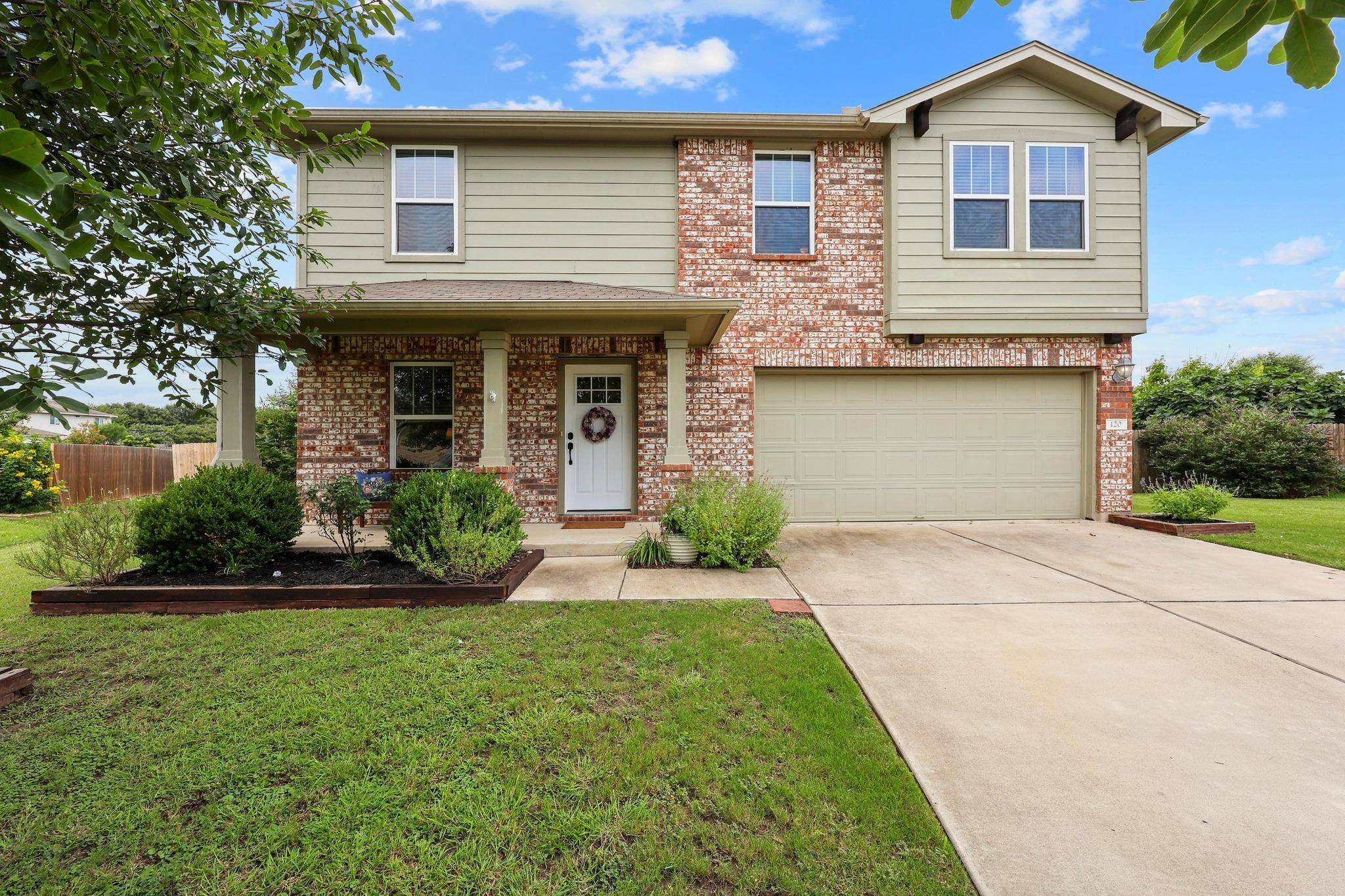 120 Hawkins CT, Hutto, TX 78634