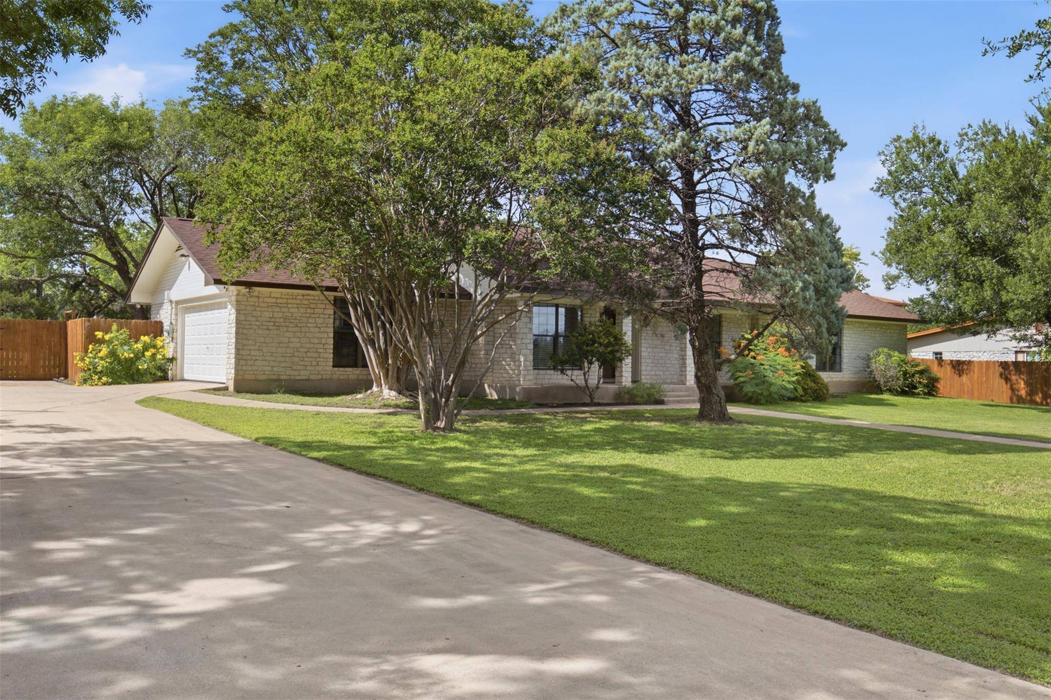 3804 Oak Meadow DR, Round Rock, TX 78681
