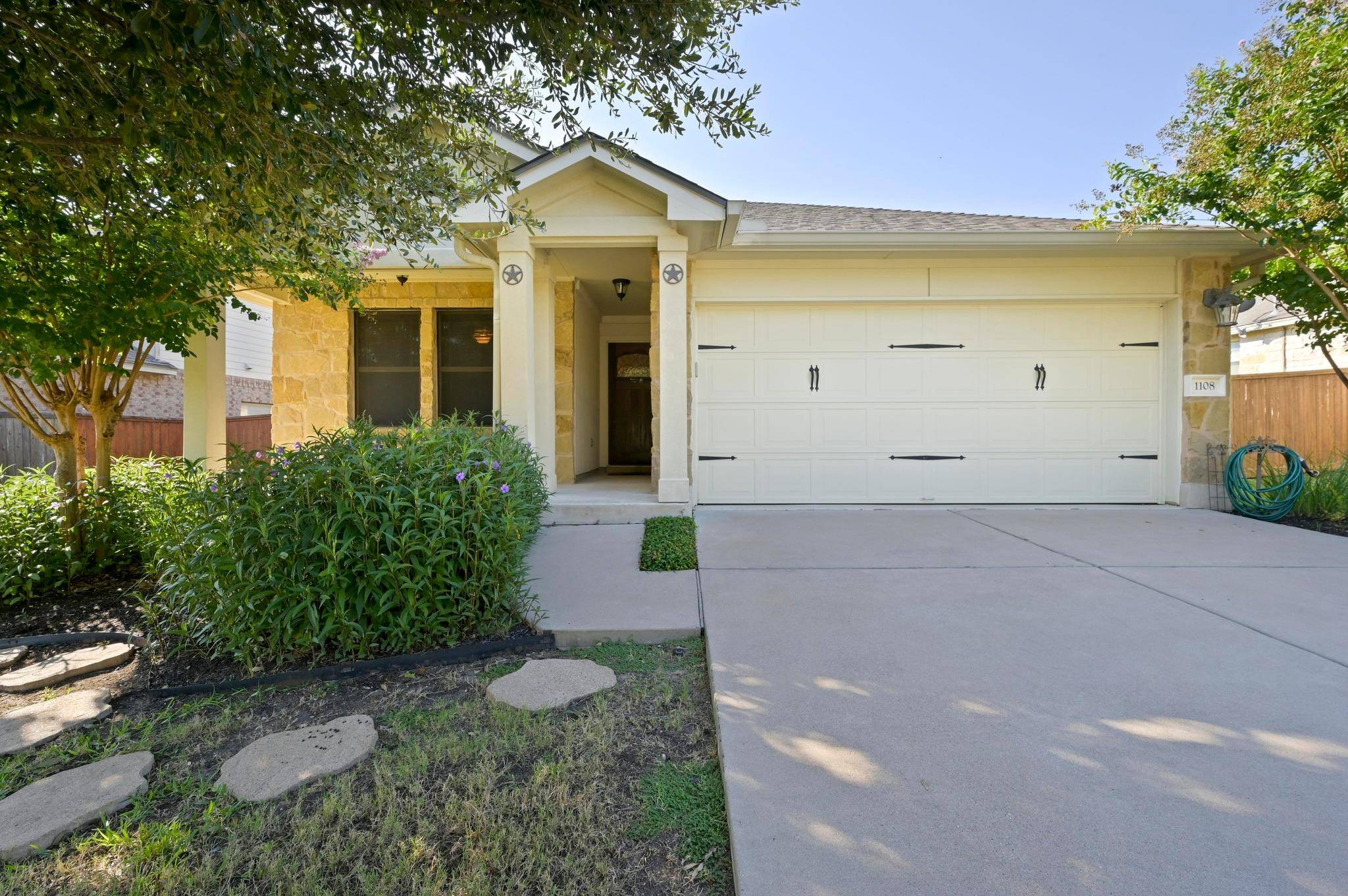 1108 April Meadows LOOP, Georgetown, TX 78626