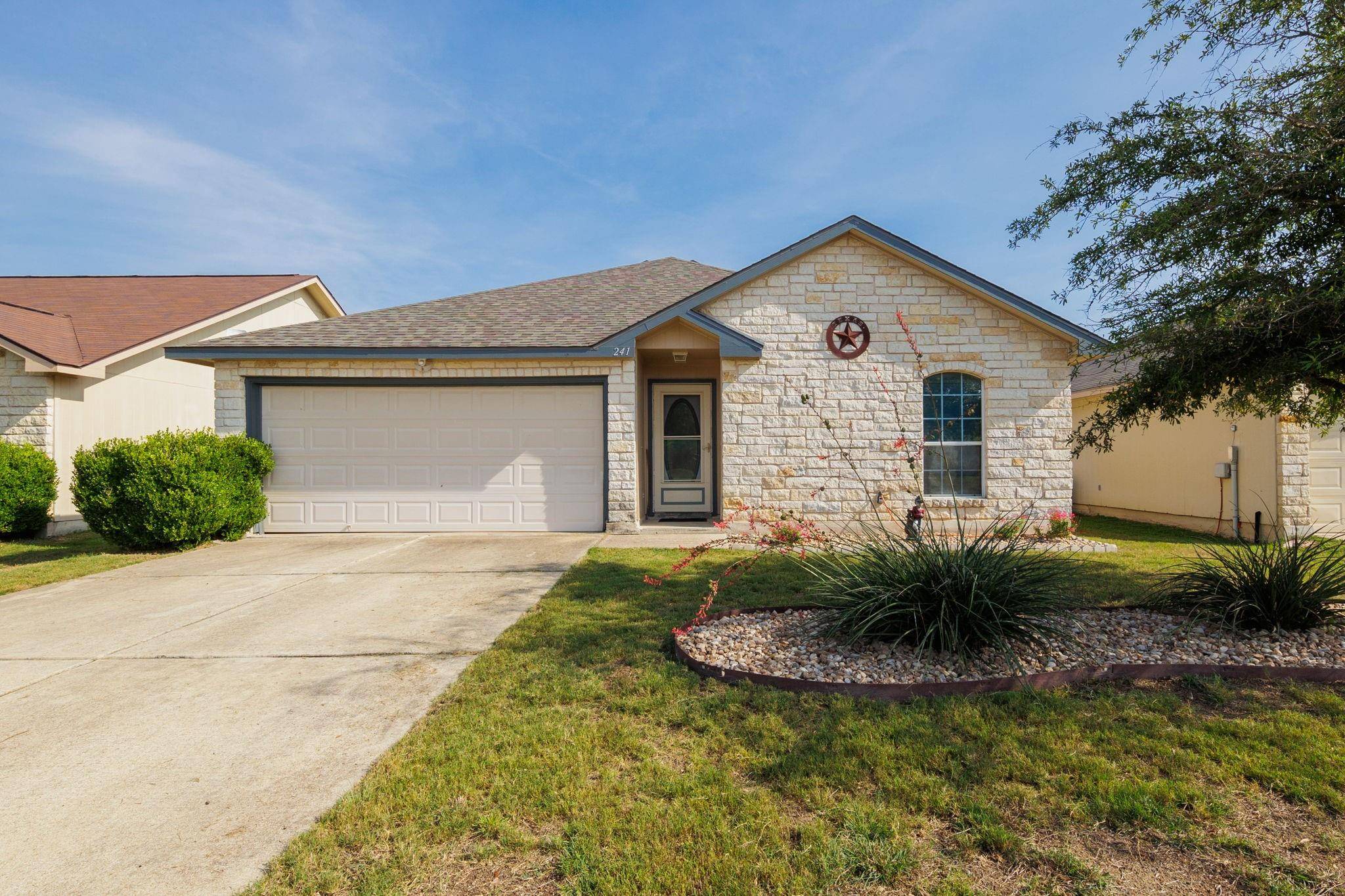 241 Moonstone DR, Jarrell, TX 76537