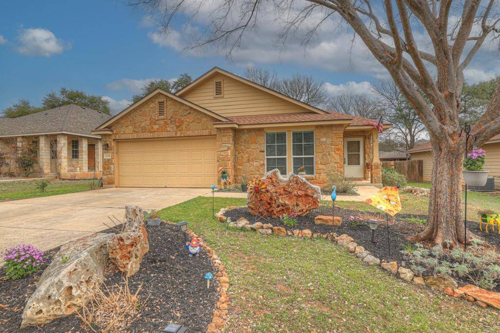 2210 Meadow View DR, San Marcos, TX 78666