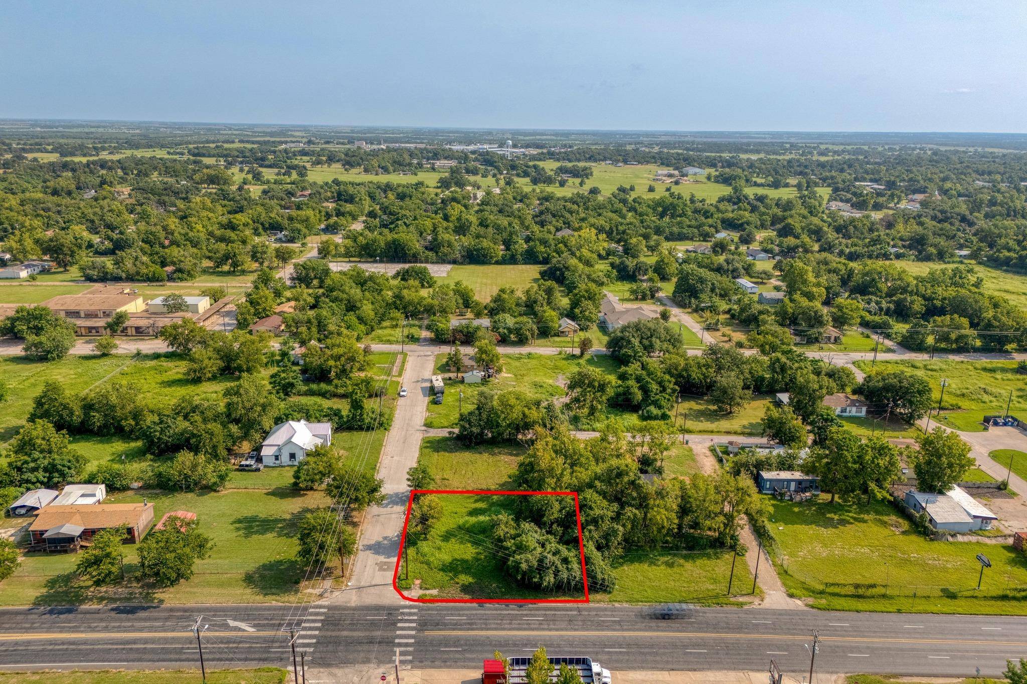 401 N Bowie Ave, Cameron, TX 76520