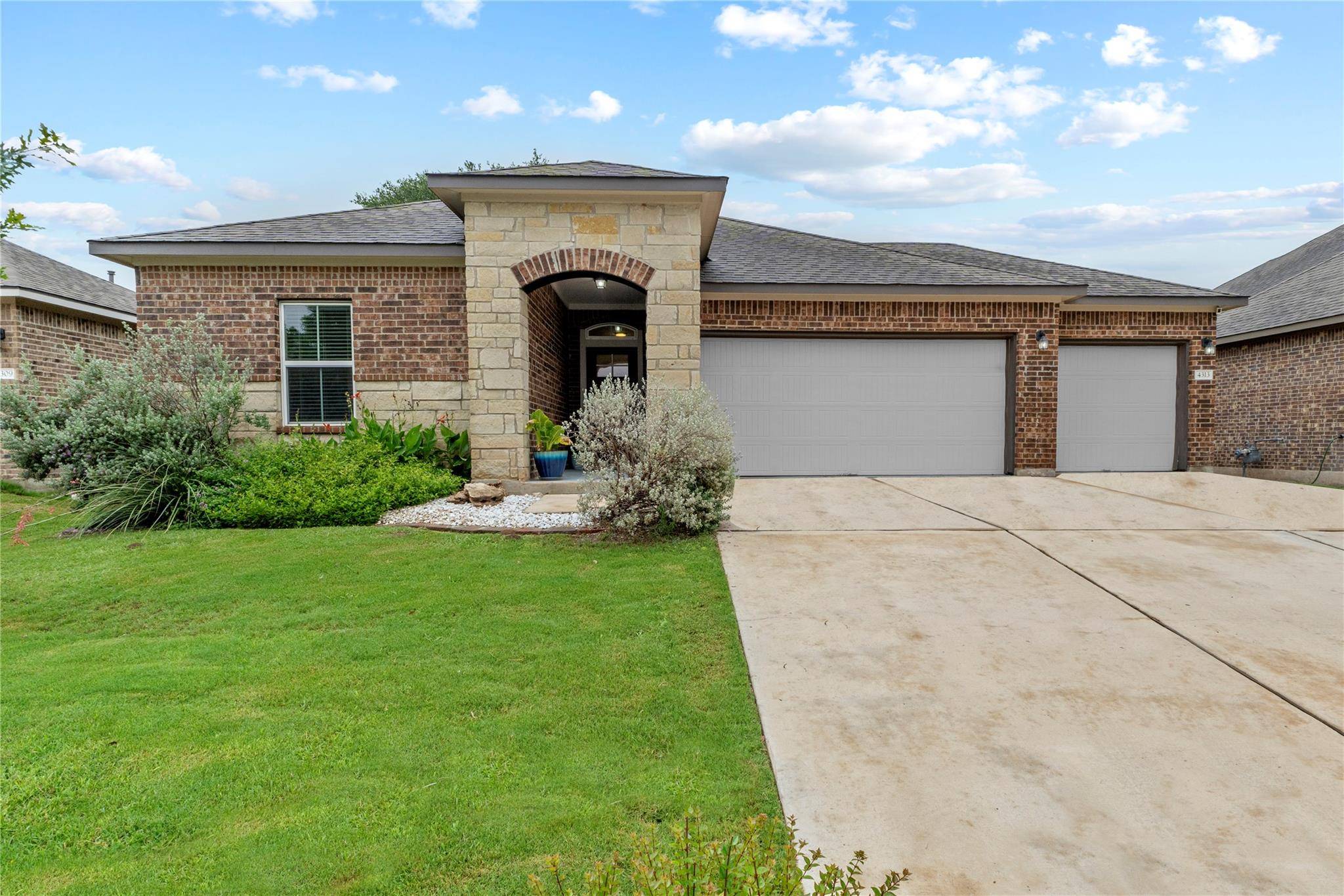 4313 Rockbrook Farms LN, Georgetown, TX 78628