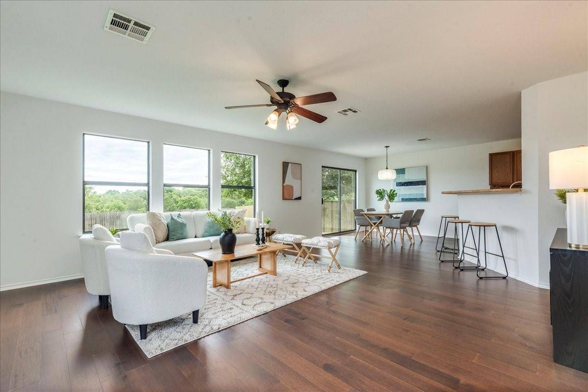 150 Beech DR, Kyle, TX 78640