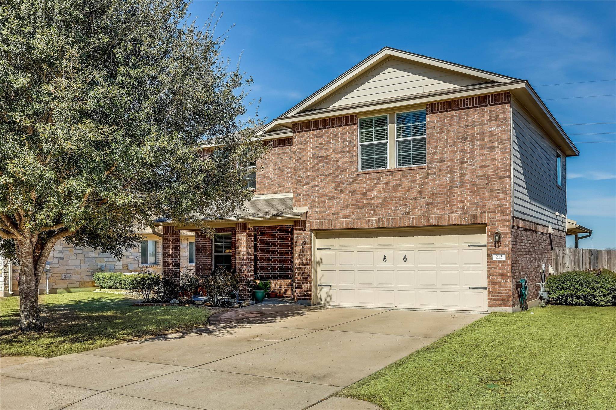 213 Pack Horse DR, Bastrop, TX 78602