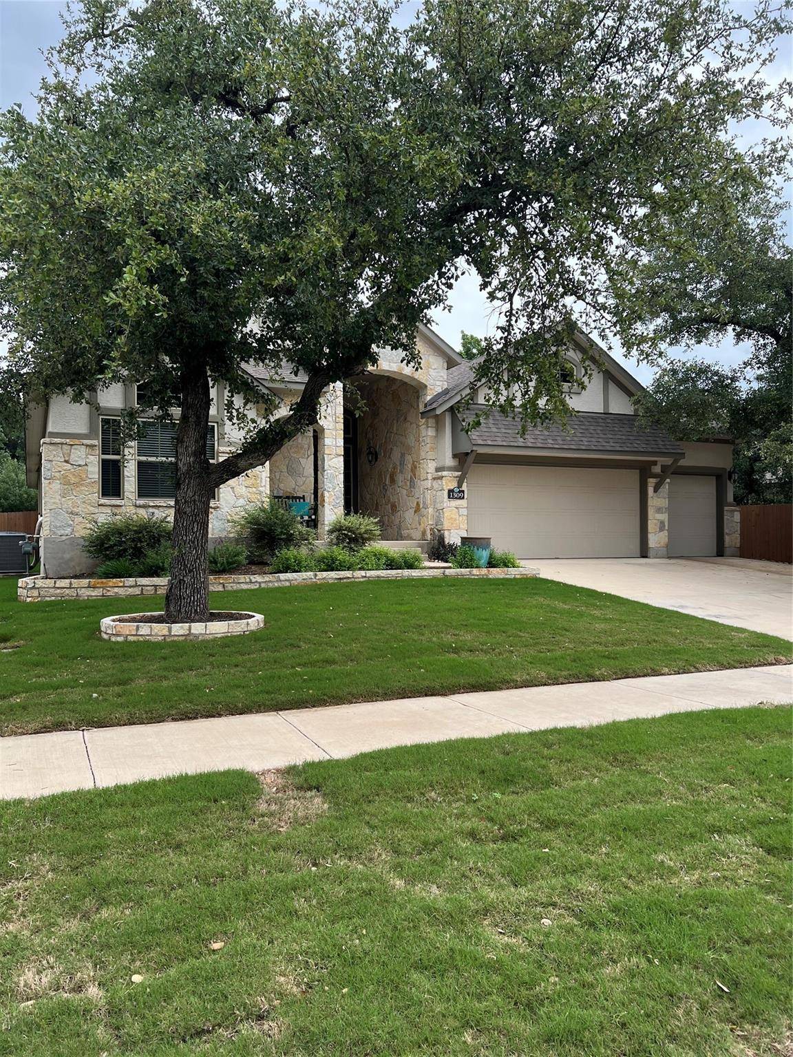 1309 Winding Way DR, Georgetown, TX 78628