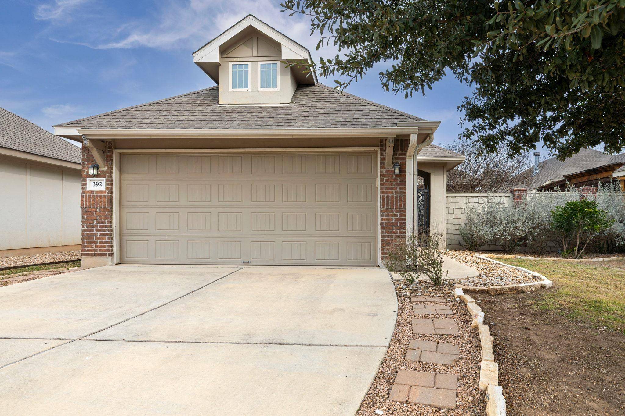 392 Tilly LN, Buda, TX 78610