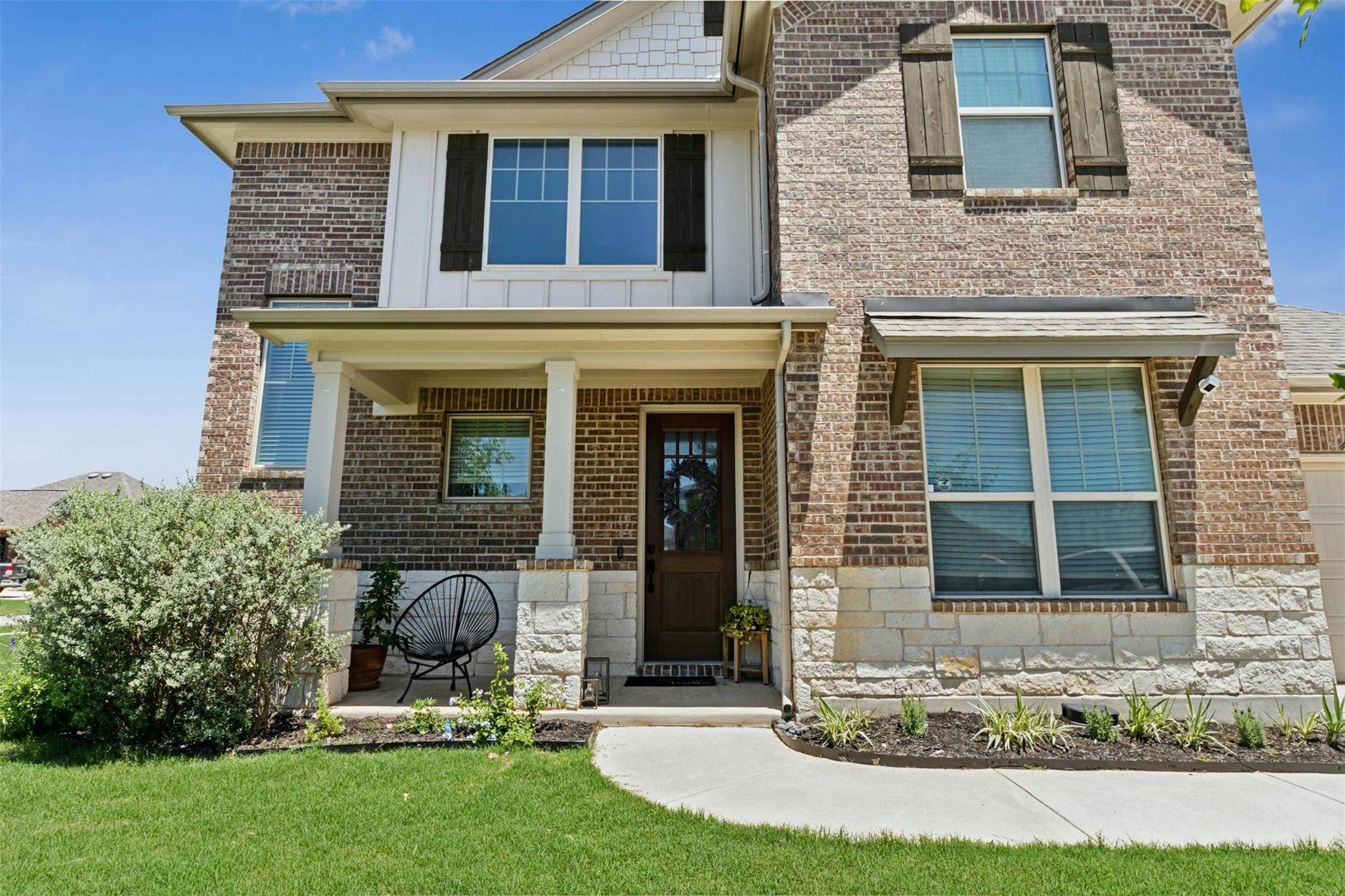 111 Obsidian DR, Dripping Springs, TX 78620