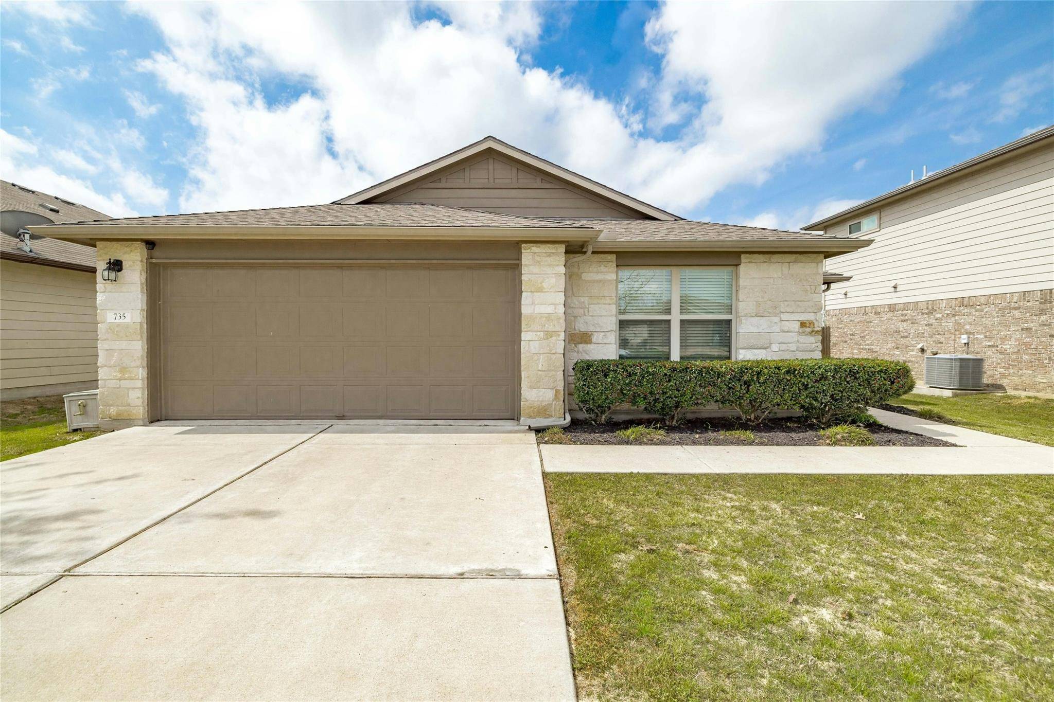 735 Pinnacle DR, Georgetown, TX 78626