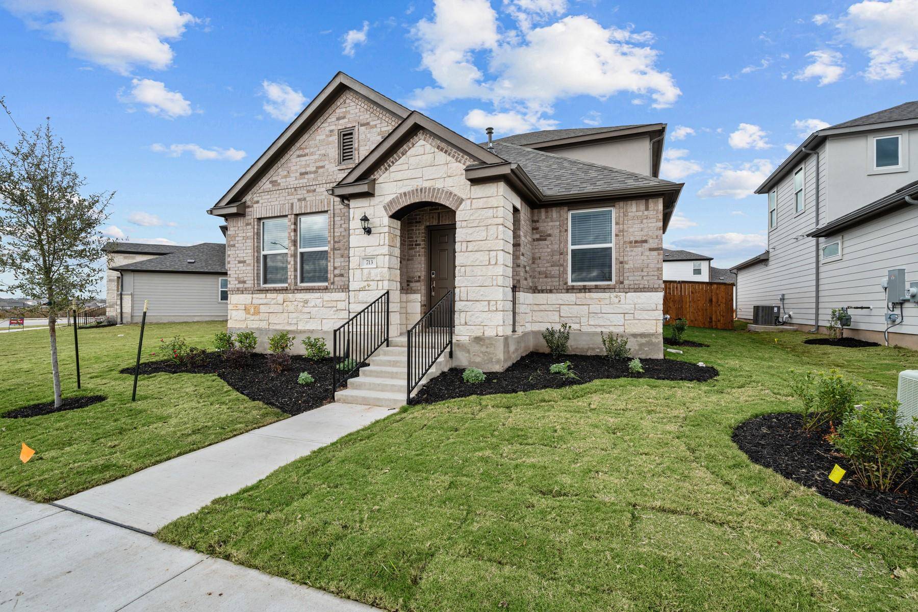 713 Emory Crossing BLVD, Hutto, TX 78634