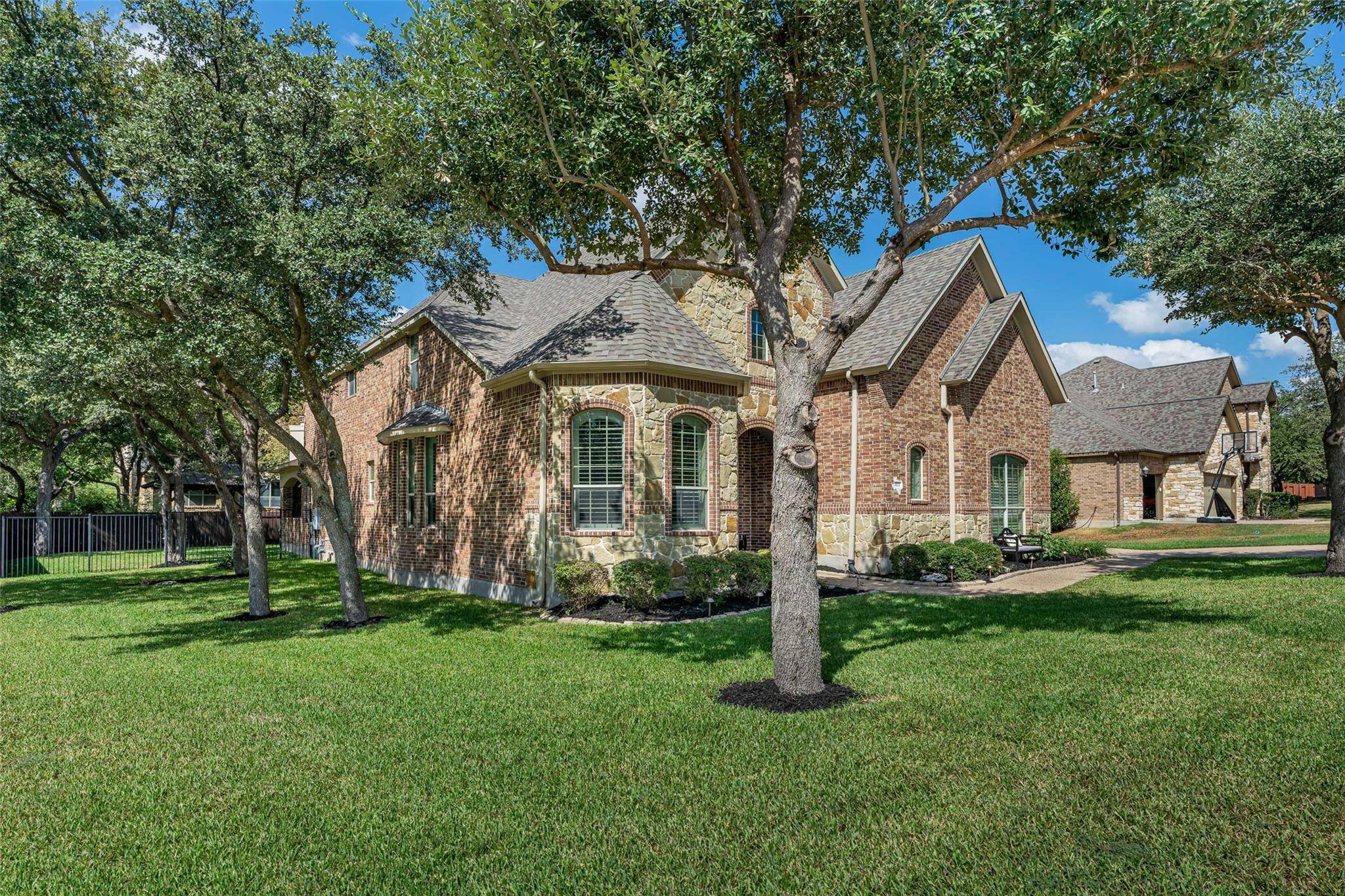 401 Bluff Point BND, Cedar Park, TX 78613