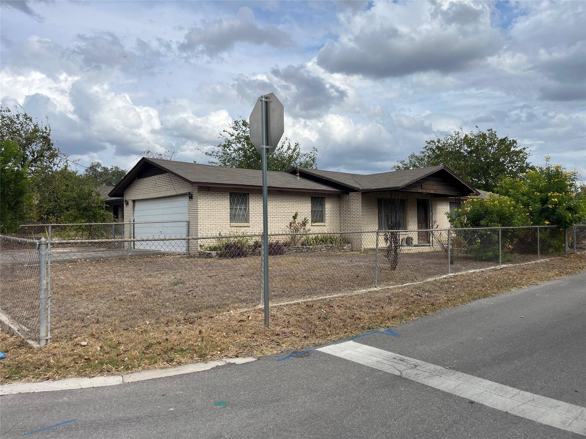 508 W 3rd ST, Kyle, TX 78640