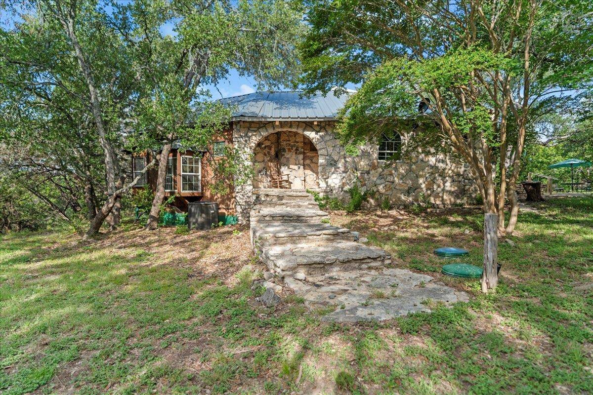 1800 N Rainbow Ranch RD, Wimberley, TX 78676