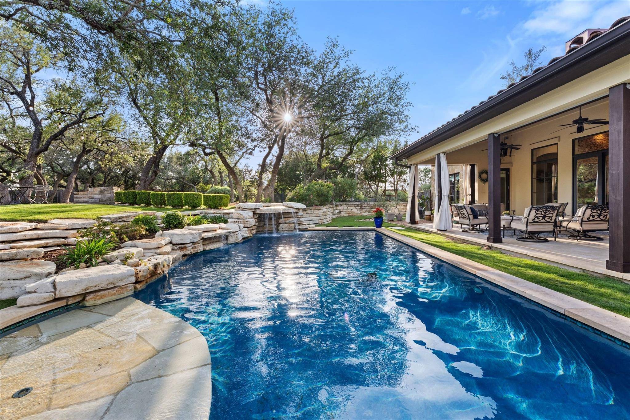 105 Harbor Hill DR, Lakeway, TX 78734