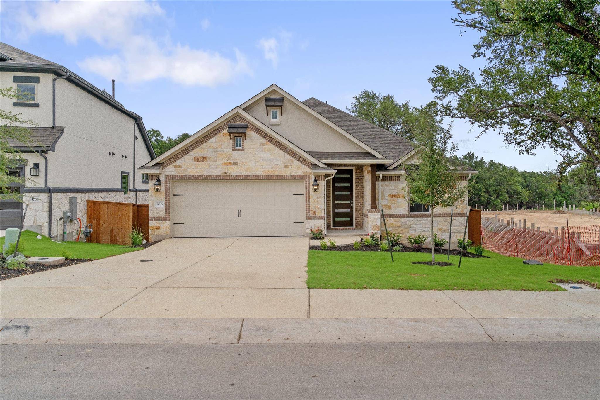 1705 Garret Oaks LN, Georgetown, TX 78633