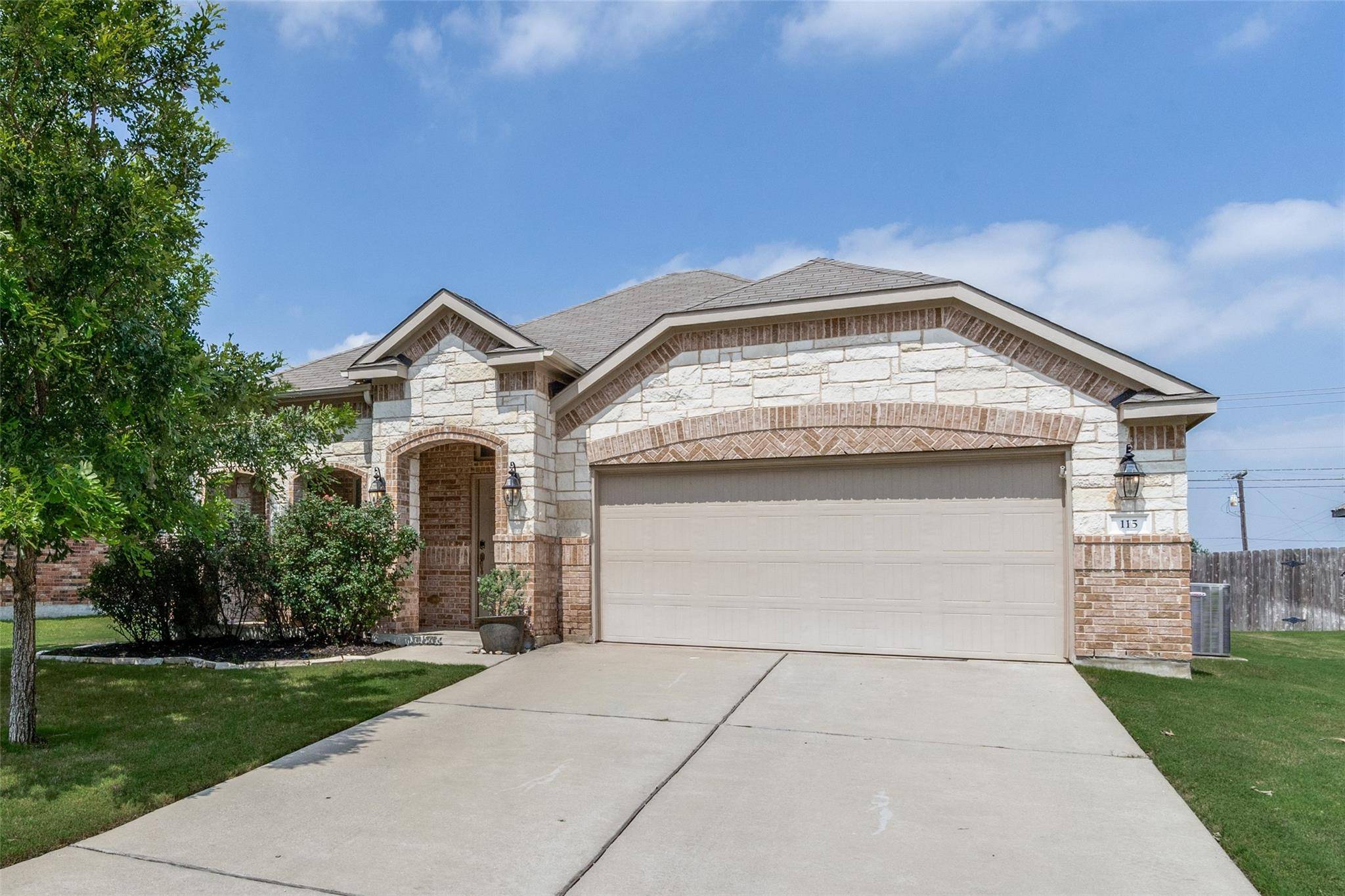 115 Plantain DR, Hutto, TX 78634