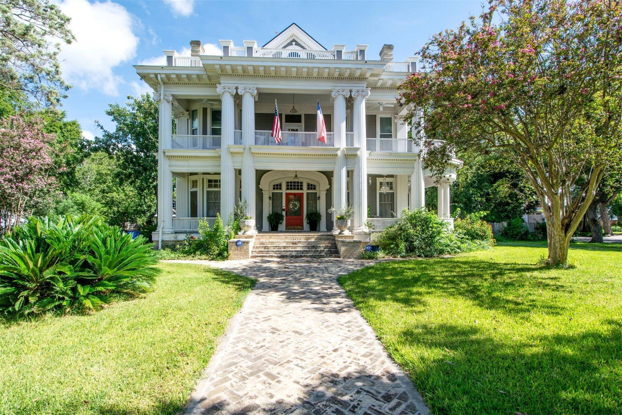 418 Elm ST, Seguin, TX 78155