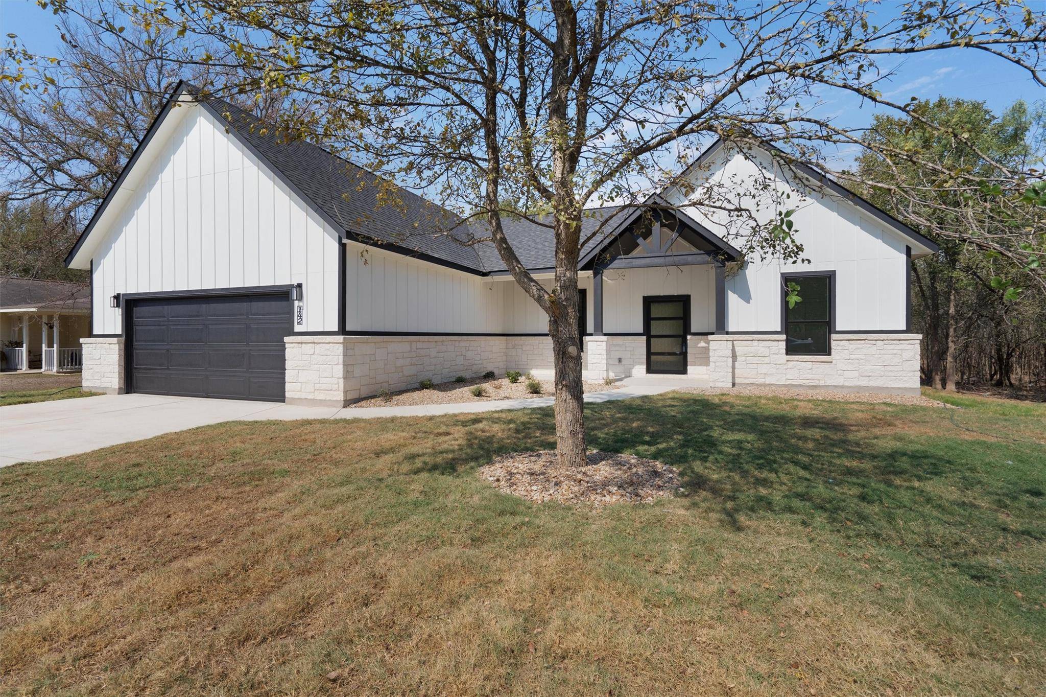 142 Waikakaaua DR, Bastrop, TX 78602