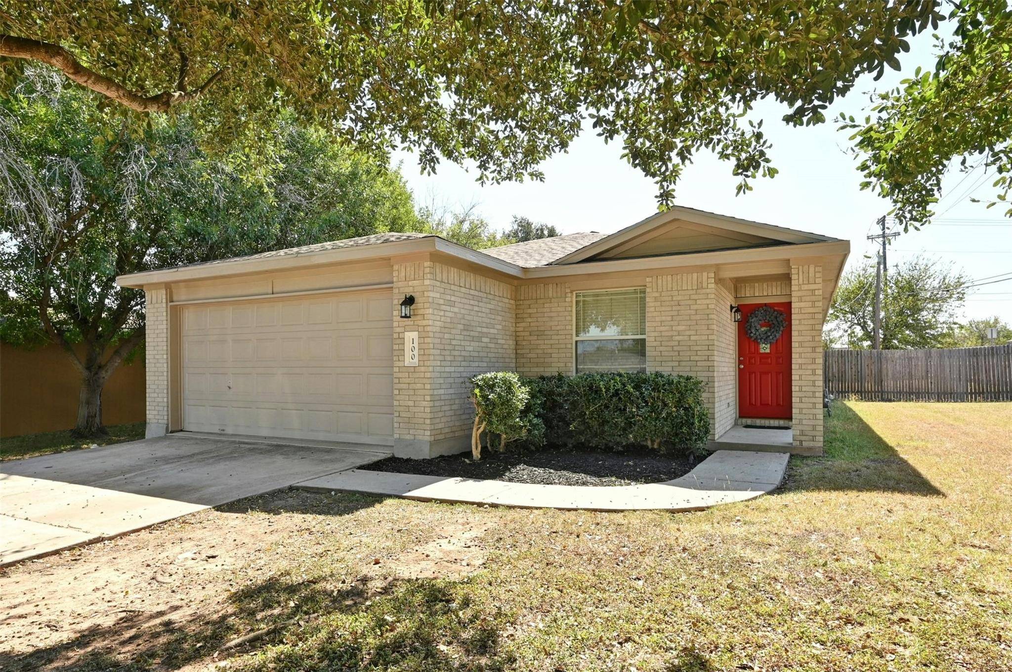 100 James Lin CIR, Kyle, TX 78640