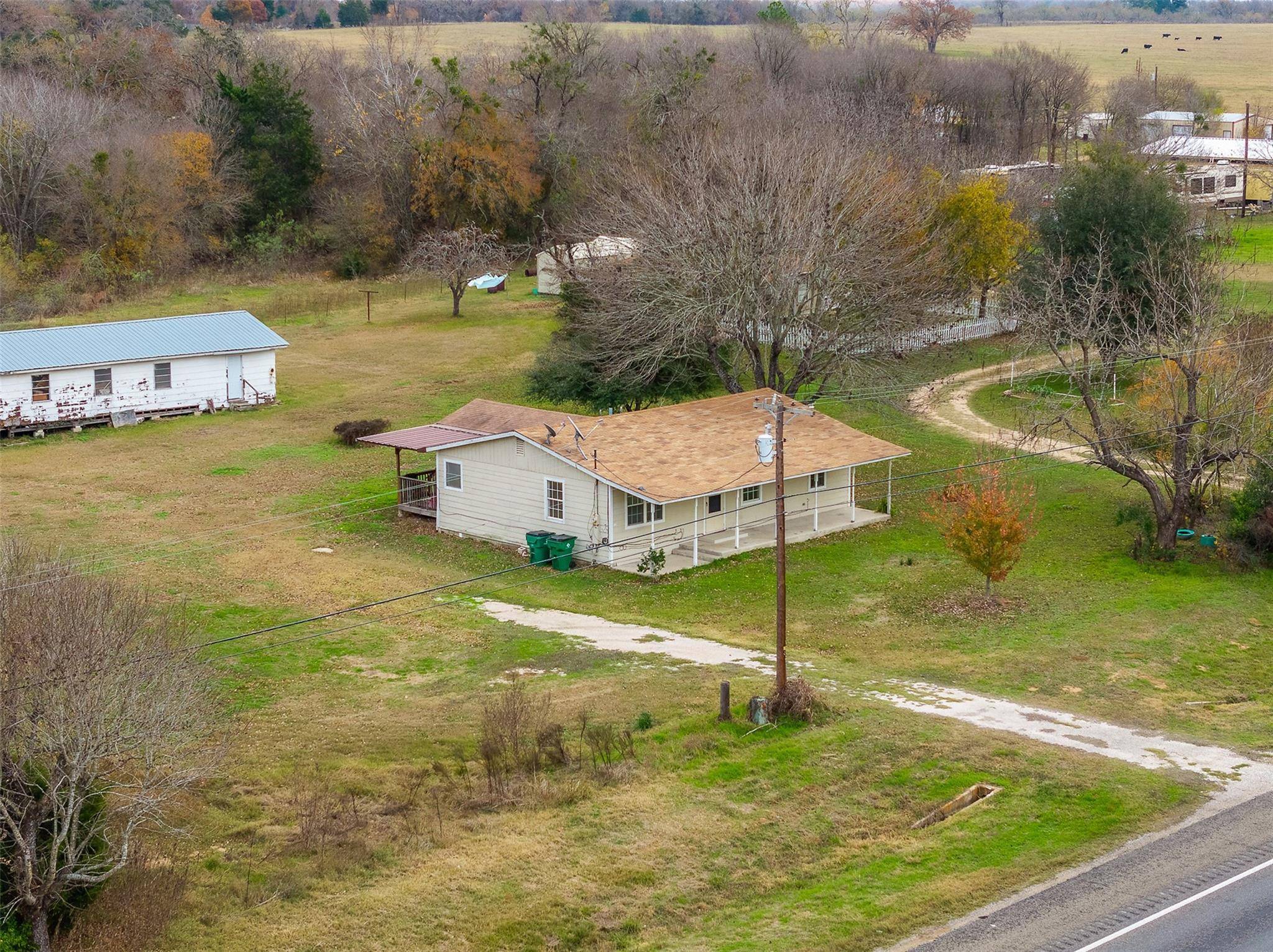 6582 N US Hwy 77, Rockdale, TX 76567