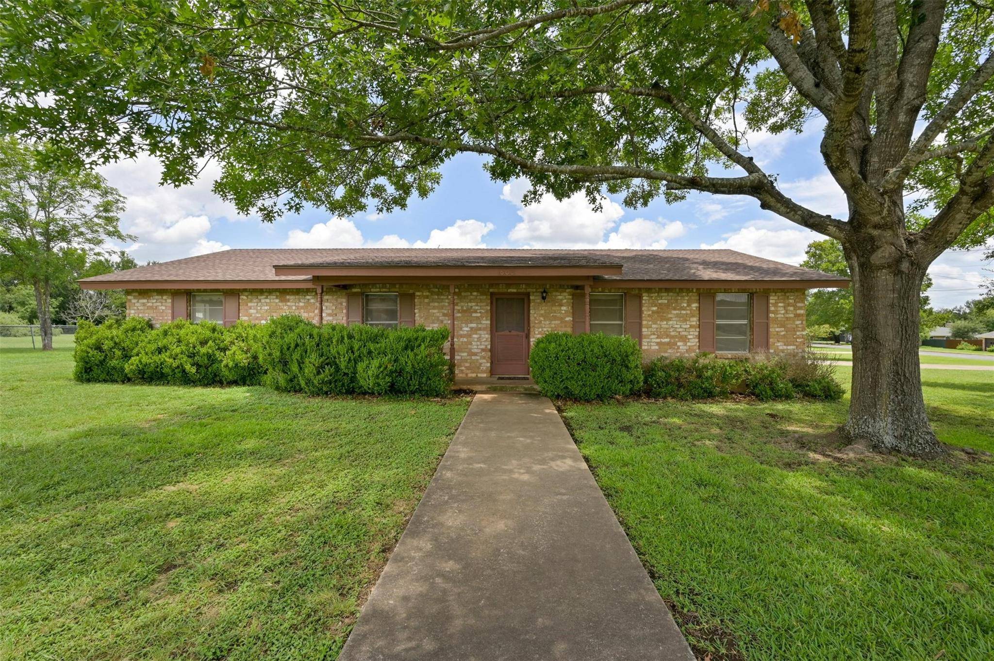 600 Spring Valley RD, Georgetown, TX 78628