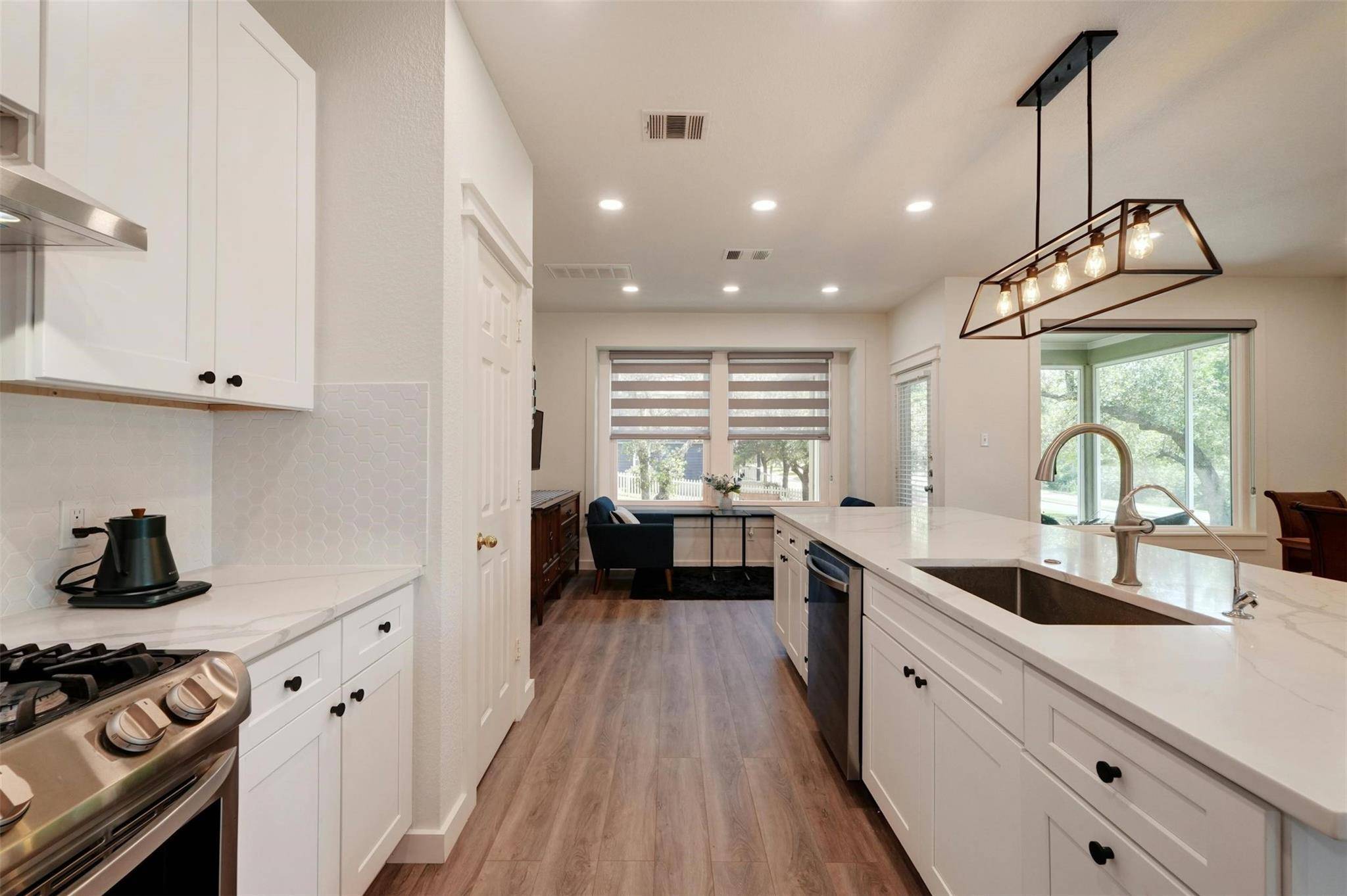 100 Mertz LN, Cedar Park, TX 78613