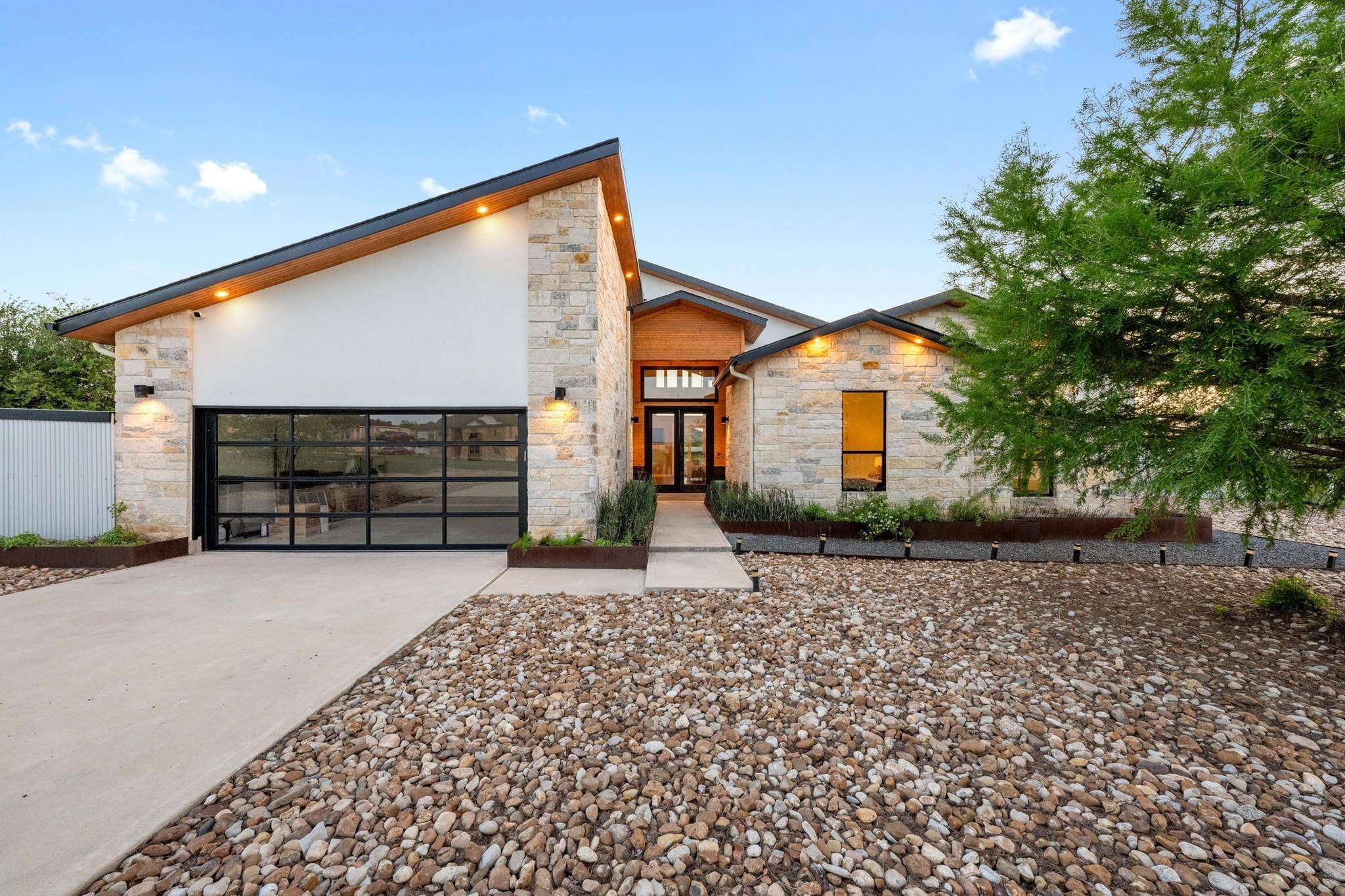 532 Will Smith CIR, Hutto, TX 78634