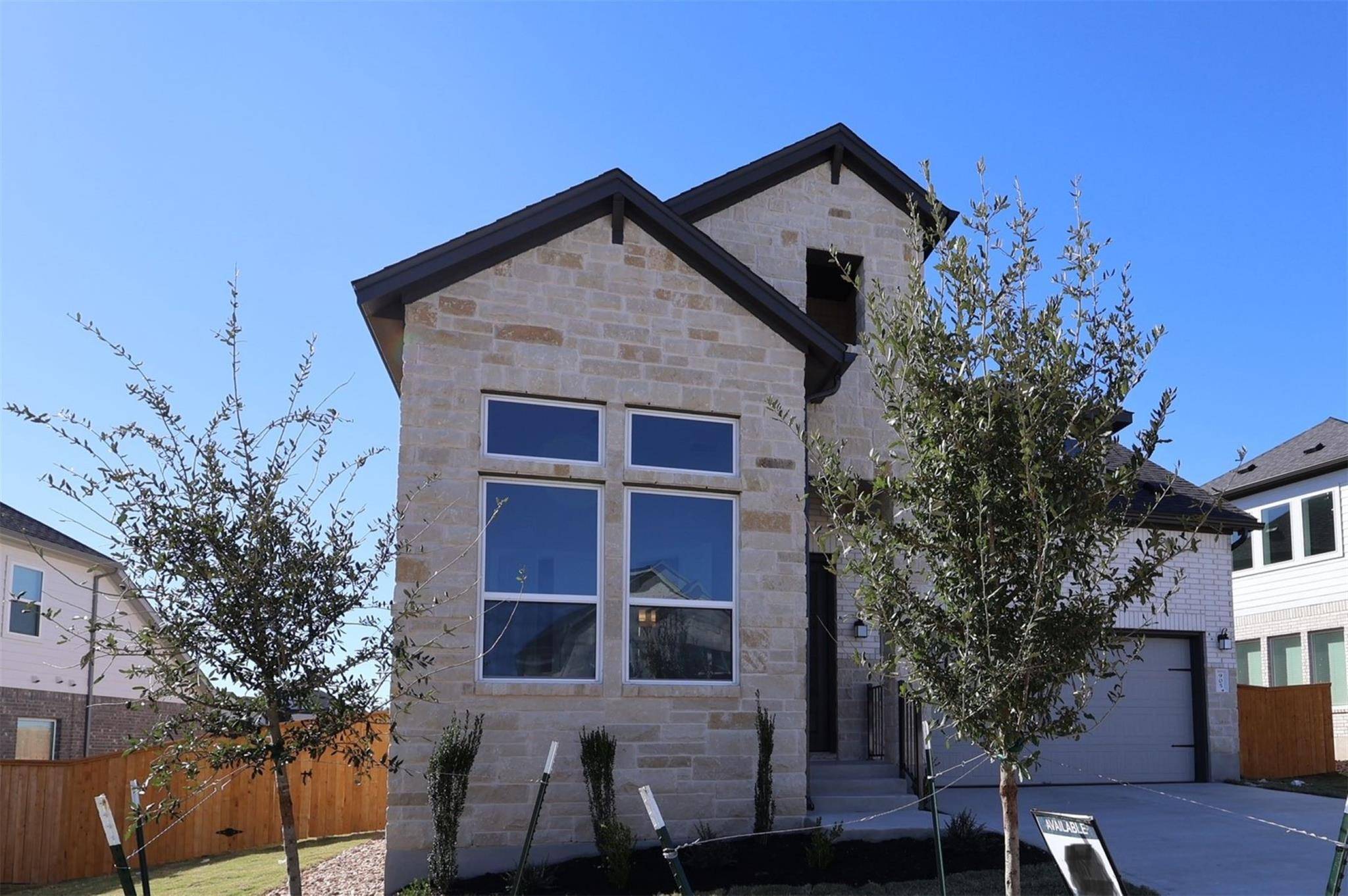 905 Beaverton DR, Leander, TX 78641