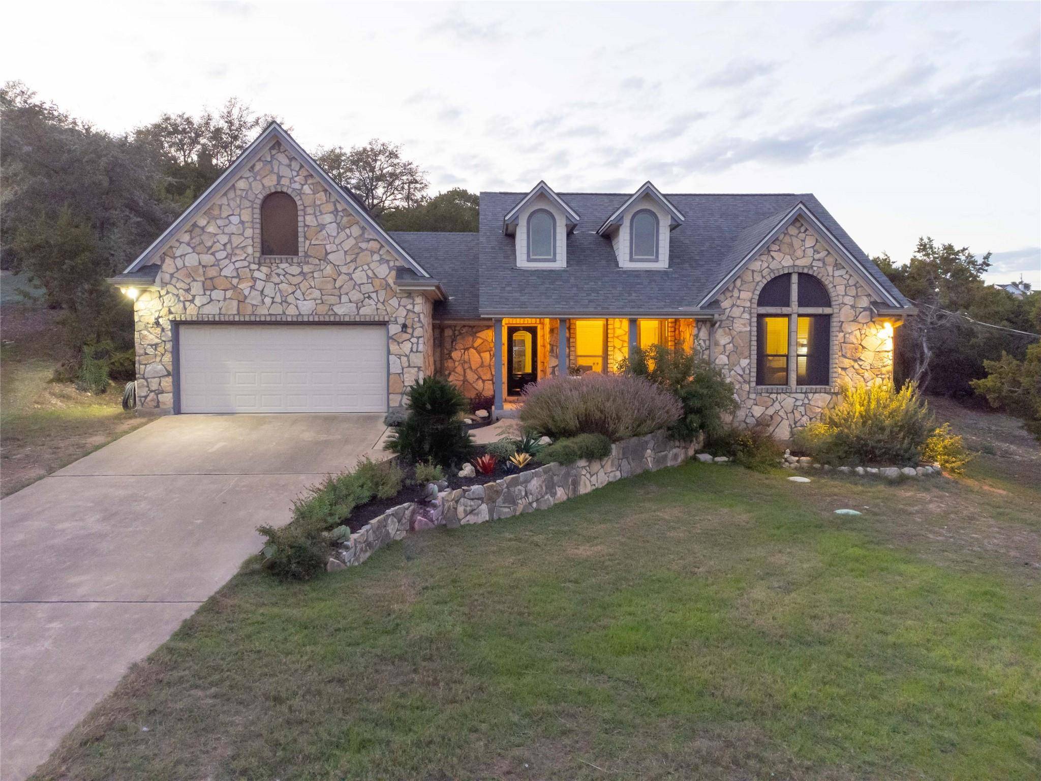 702 Stow DR, Spicewood, TX 78669