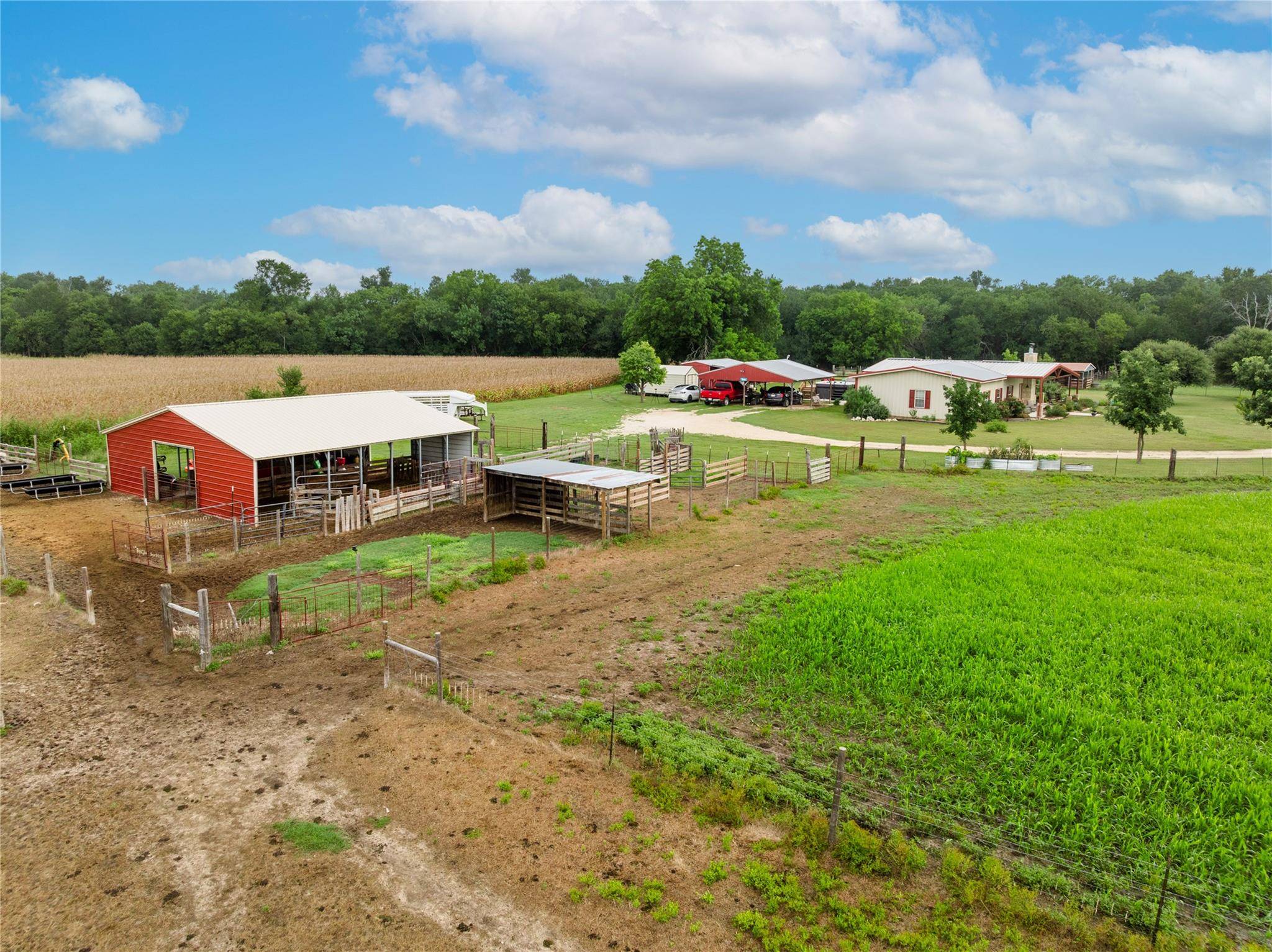 19499 Vilas RD, Holland, TX 76534