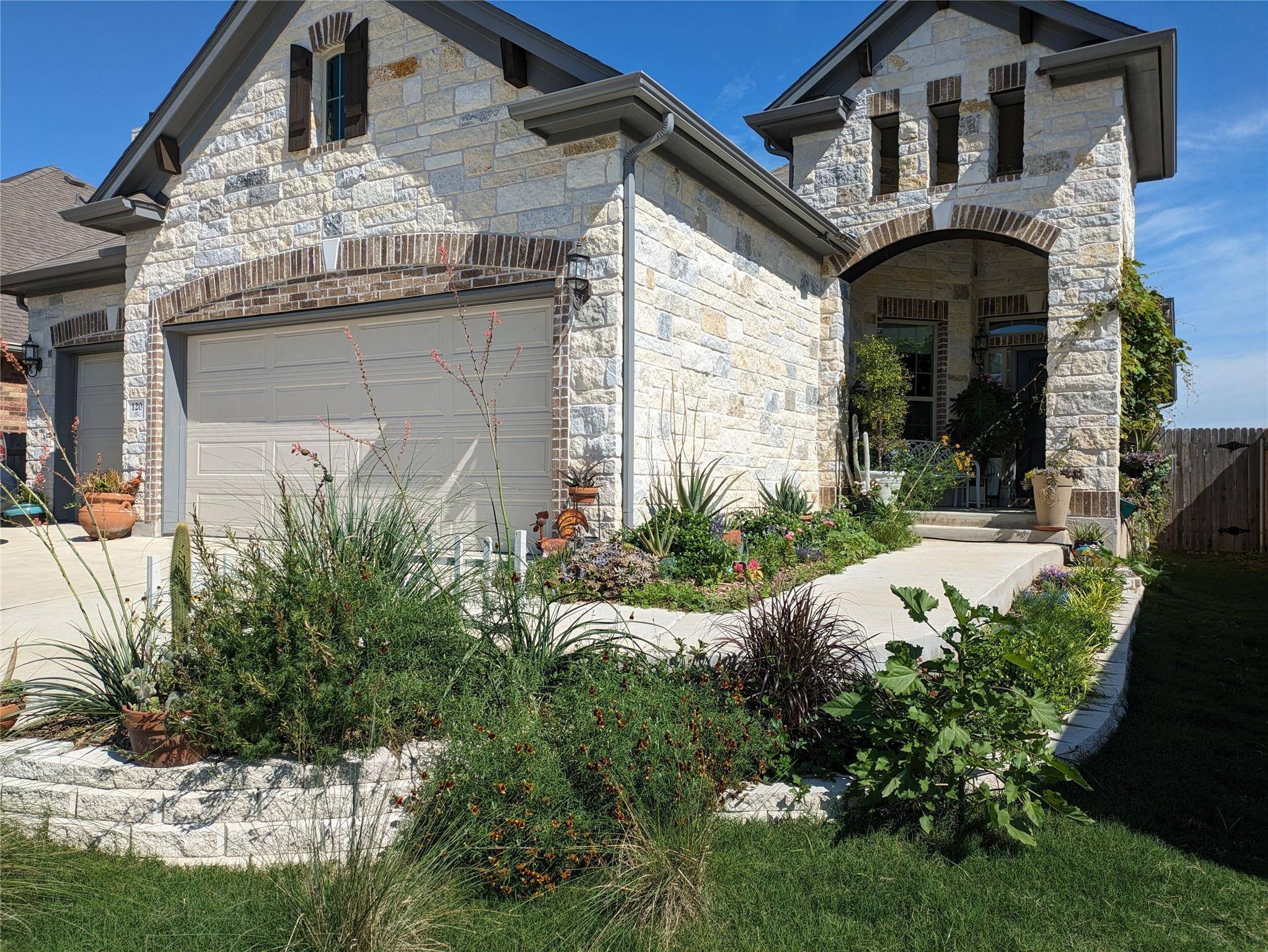 120 Alba Ave, San Marcos, TX 78666