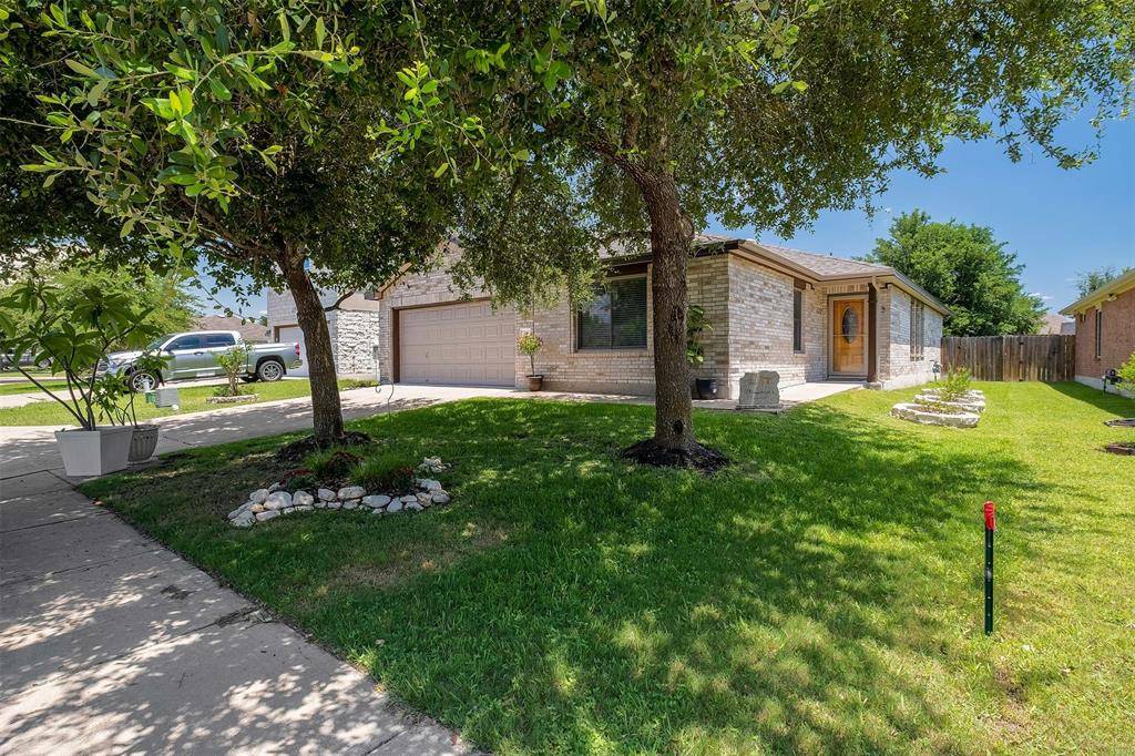 319 Bird Dog BND, Bastrop, TX 78602