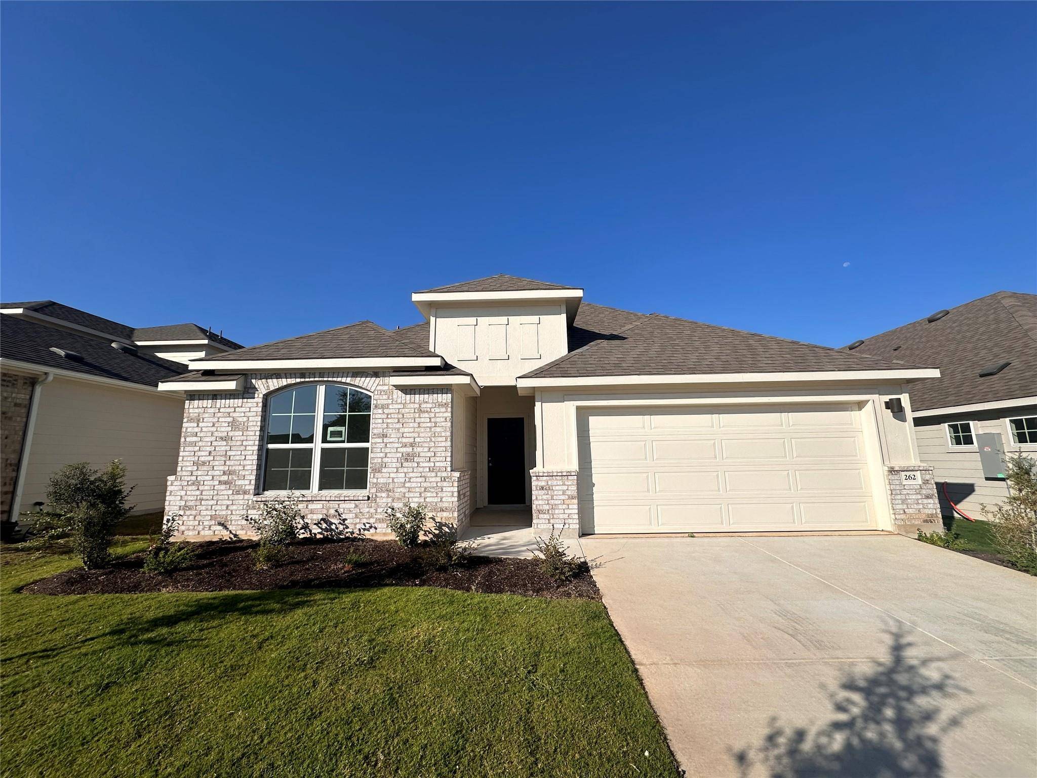 262 Seattle Slew DR, Jarrell, TX 76537