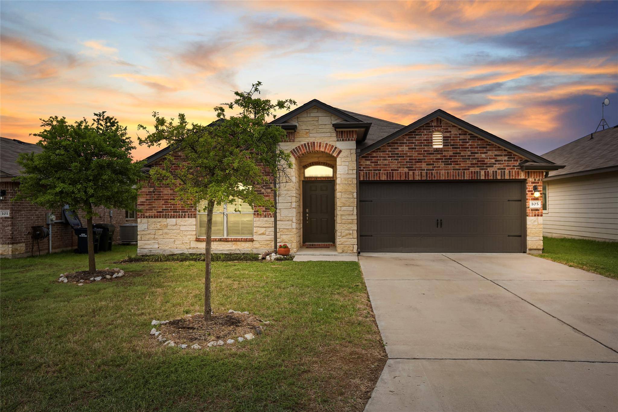 105 Plata LN, Jarrell, TX 76537