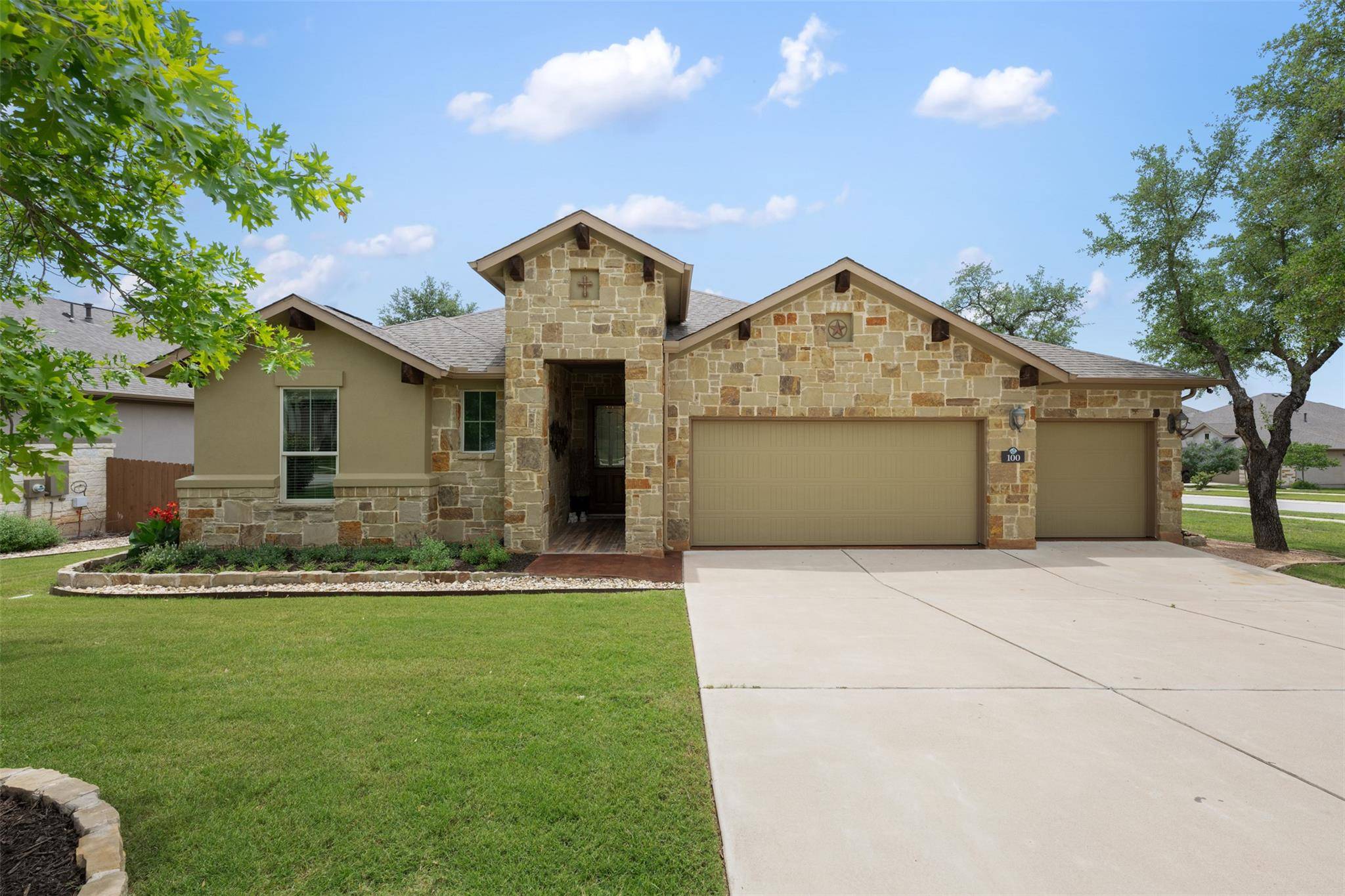 100 Royal Oak DR, Georgetown, TX 78628